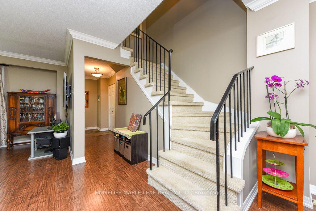 Photo 18 of 30 Primrose Crescent, Brampton, Heart Lake West — HOMEH