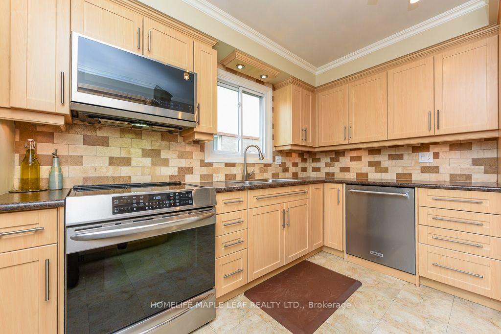 Photo 20 of 30 Primrose Crescent, Brampton, Heart Lake West — HOMEH