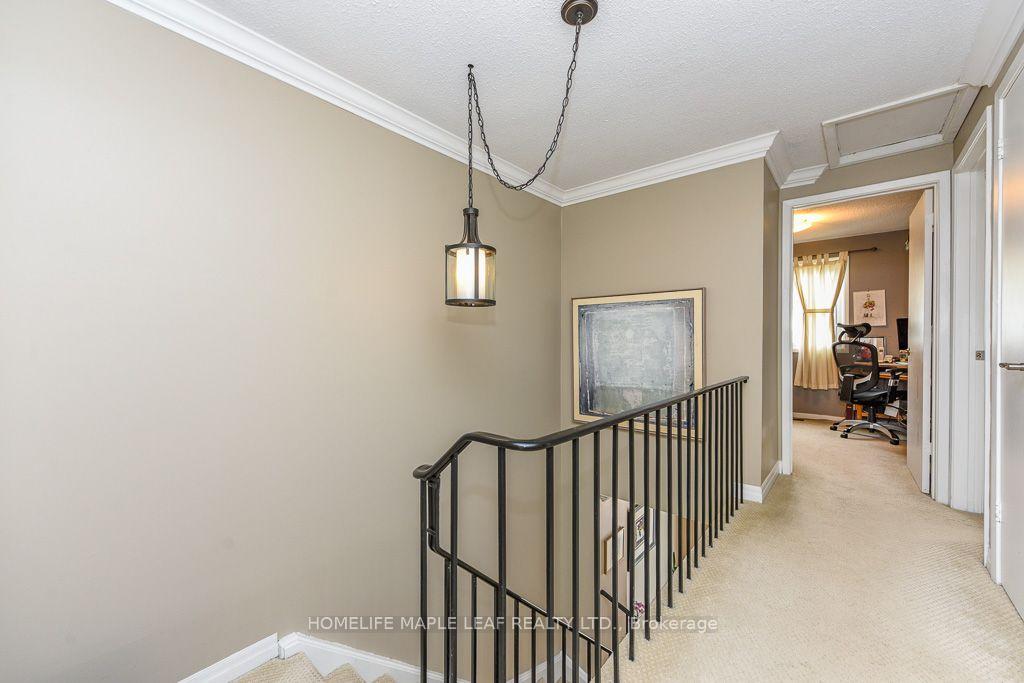 Photo 23 of 30 Primrose Crescent, Brampton, Heart Lake West — HOMEH