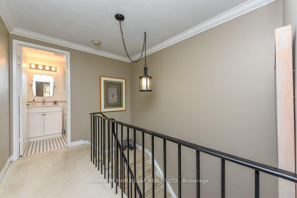 Photo 24 of 30 Primrose Crescent, Brampton, Heart Lake West — HOMEH