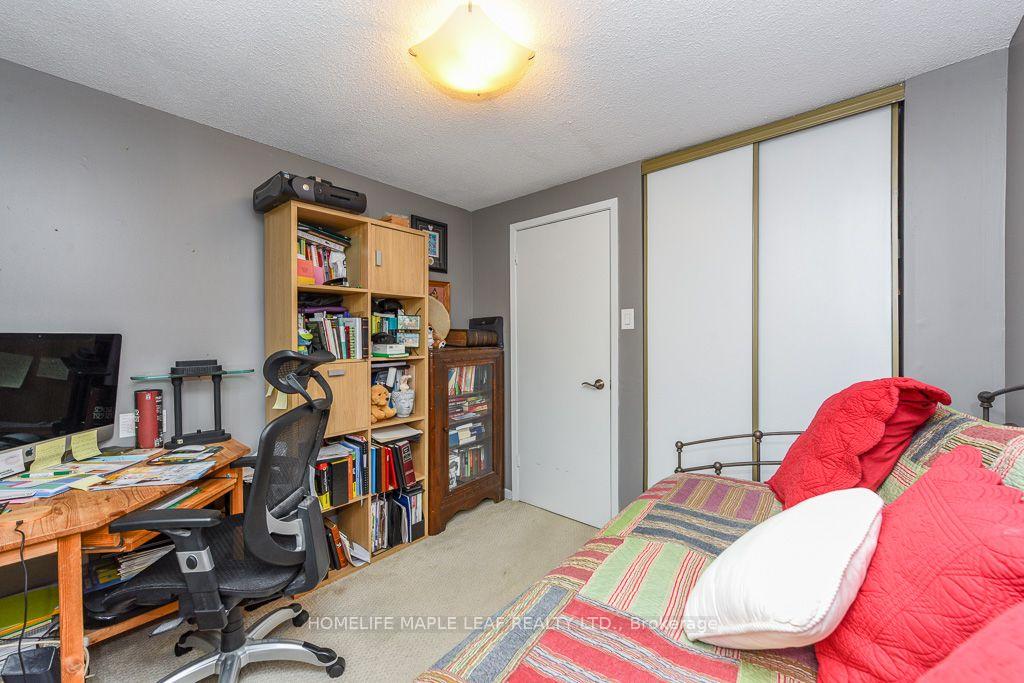 Photo 26 of 30 Primrose Crescent, Brampton, Heart Lake West — HOMEH