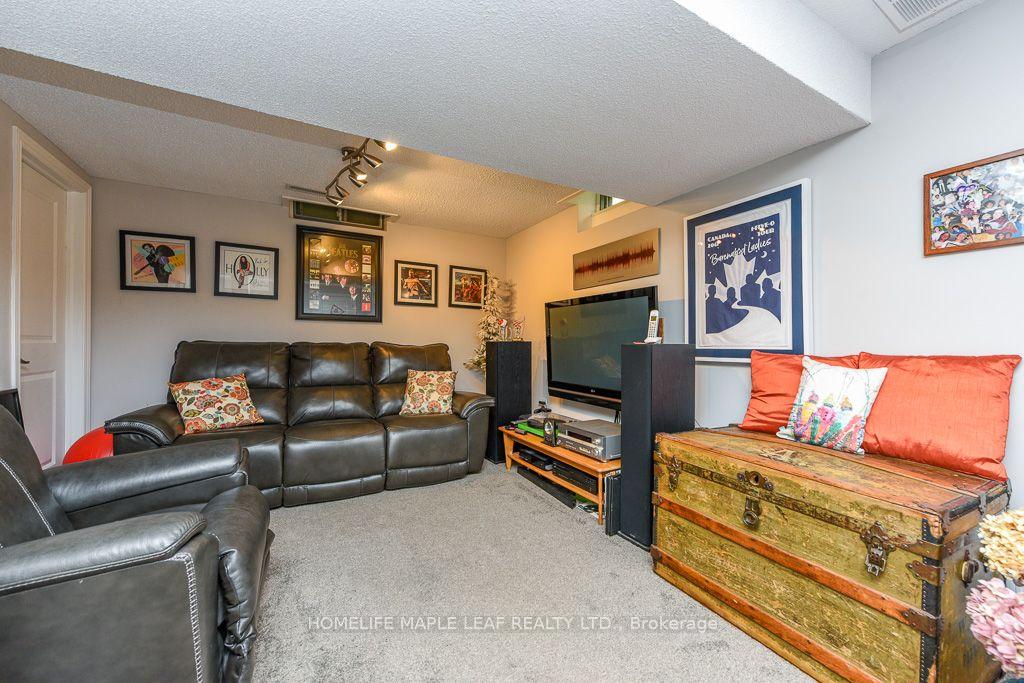 Photo 37 of 30 Primrose Crescent, Brampton, Heart Lake West — HOMEH