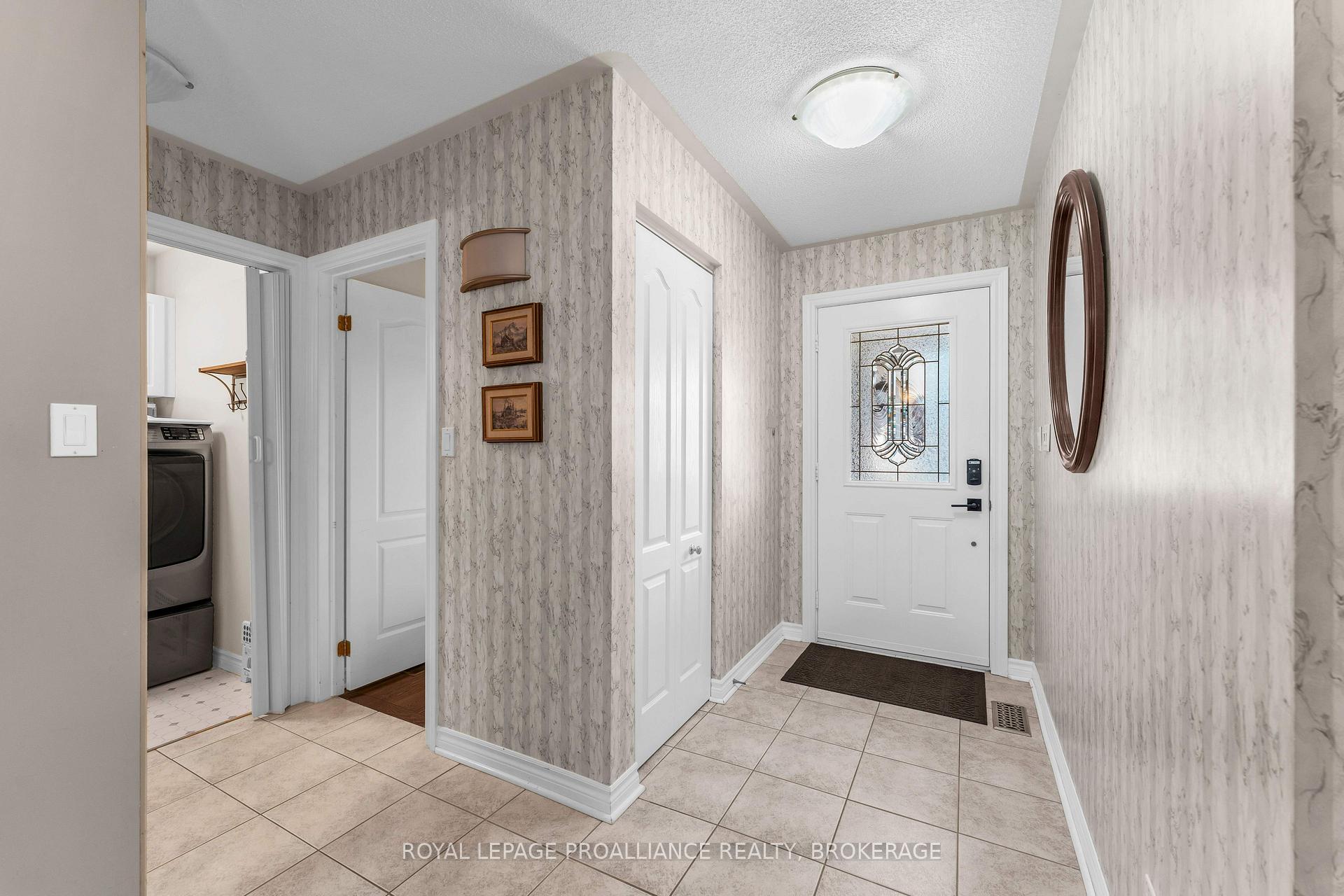 Photo 5 of 523 Trimble Gate, Kingston, City SouthWest — HOMEH