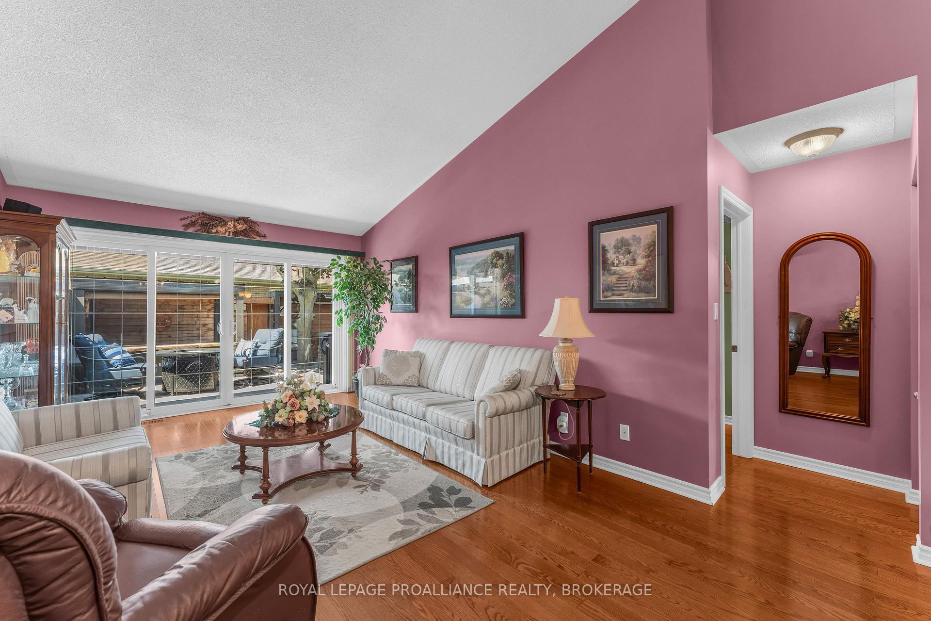 Photo 6 of 523 Trimble Gate, Kingston, City SouthWest — HOMEH