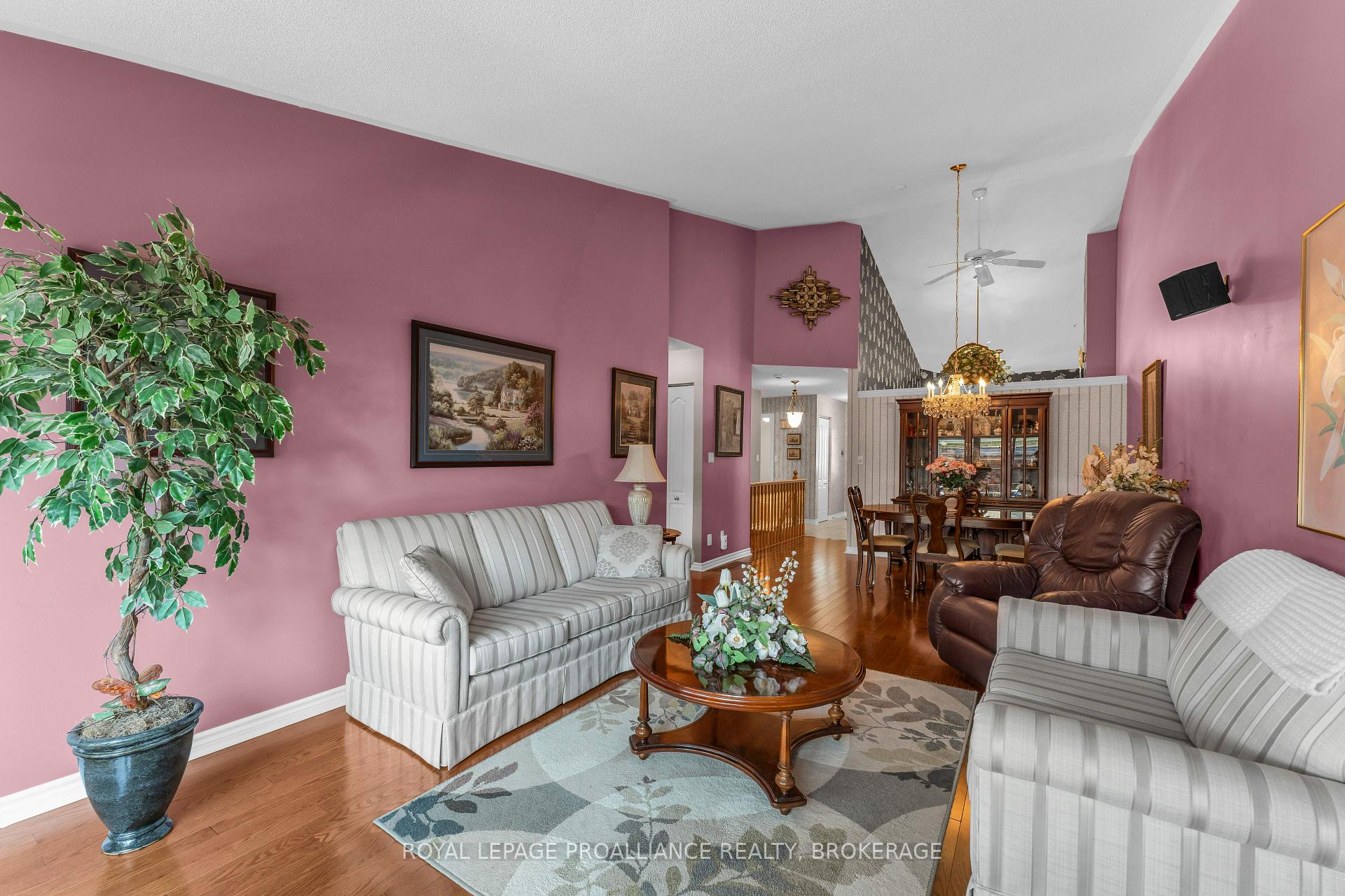 Photo 8 of 523 Trimble Gate, Kingston, City SouthWest — HOMEH