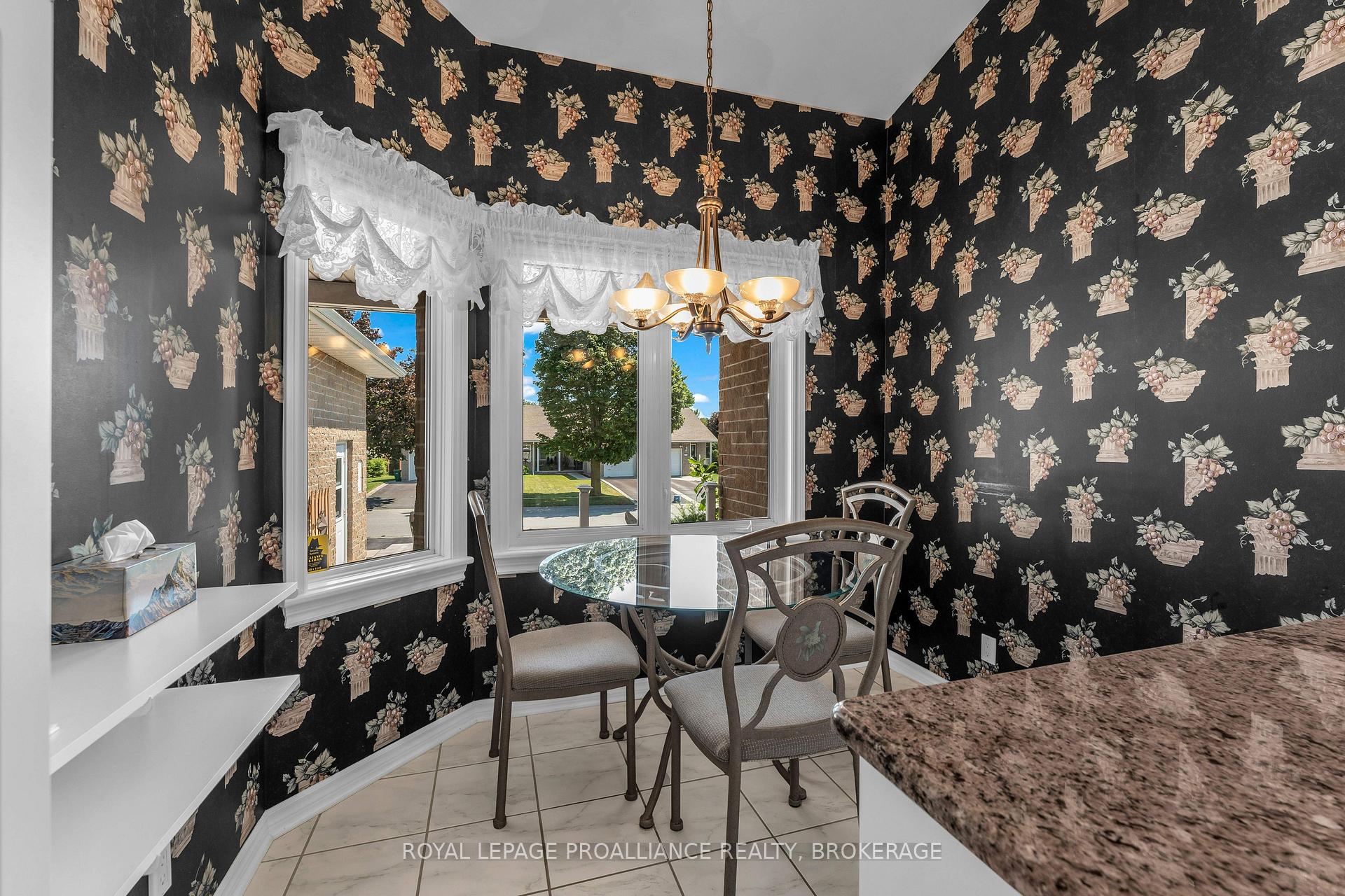 Photo 16 of 523 Trimble Gate, Kingston, City SouthWest — HOMEH