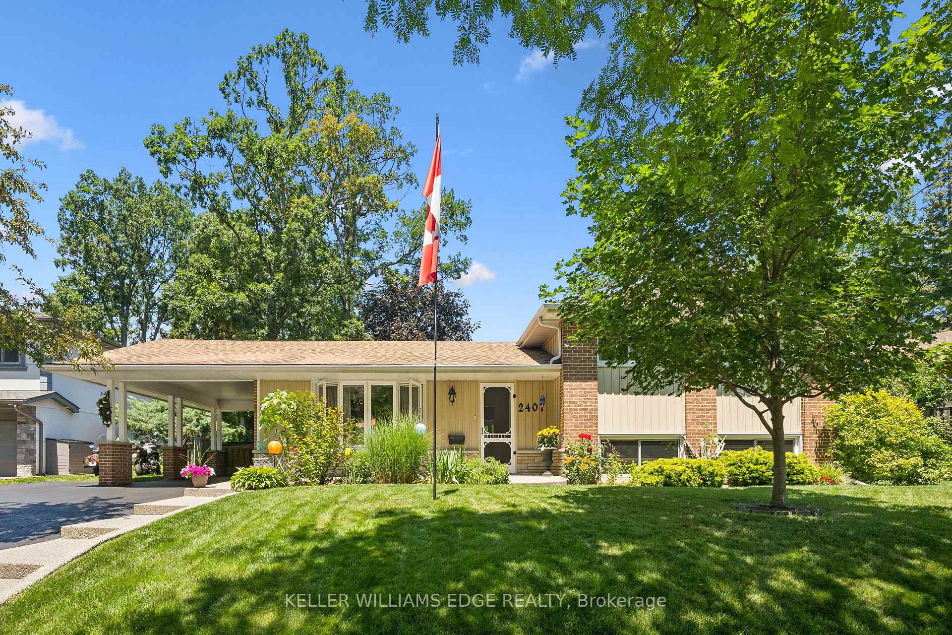 Photo 3 of 2407 St. Frances Drive, Burlington, Mountainside — HOMEH