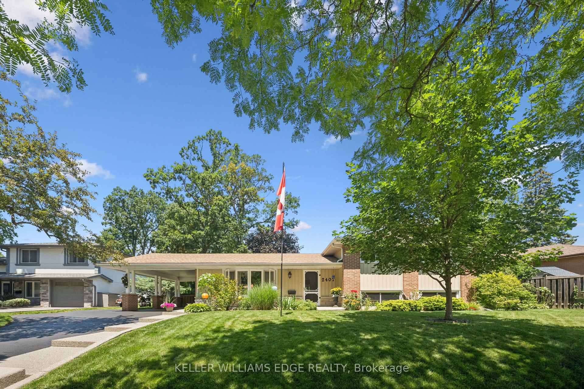 Photo 4 of 2407 St. Frances Drive, Burlington, Mountainside — HOMEH