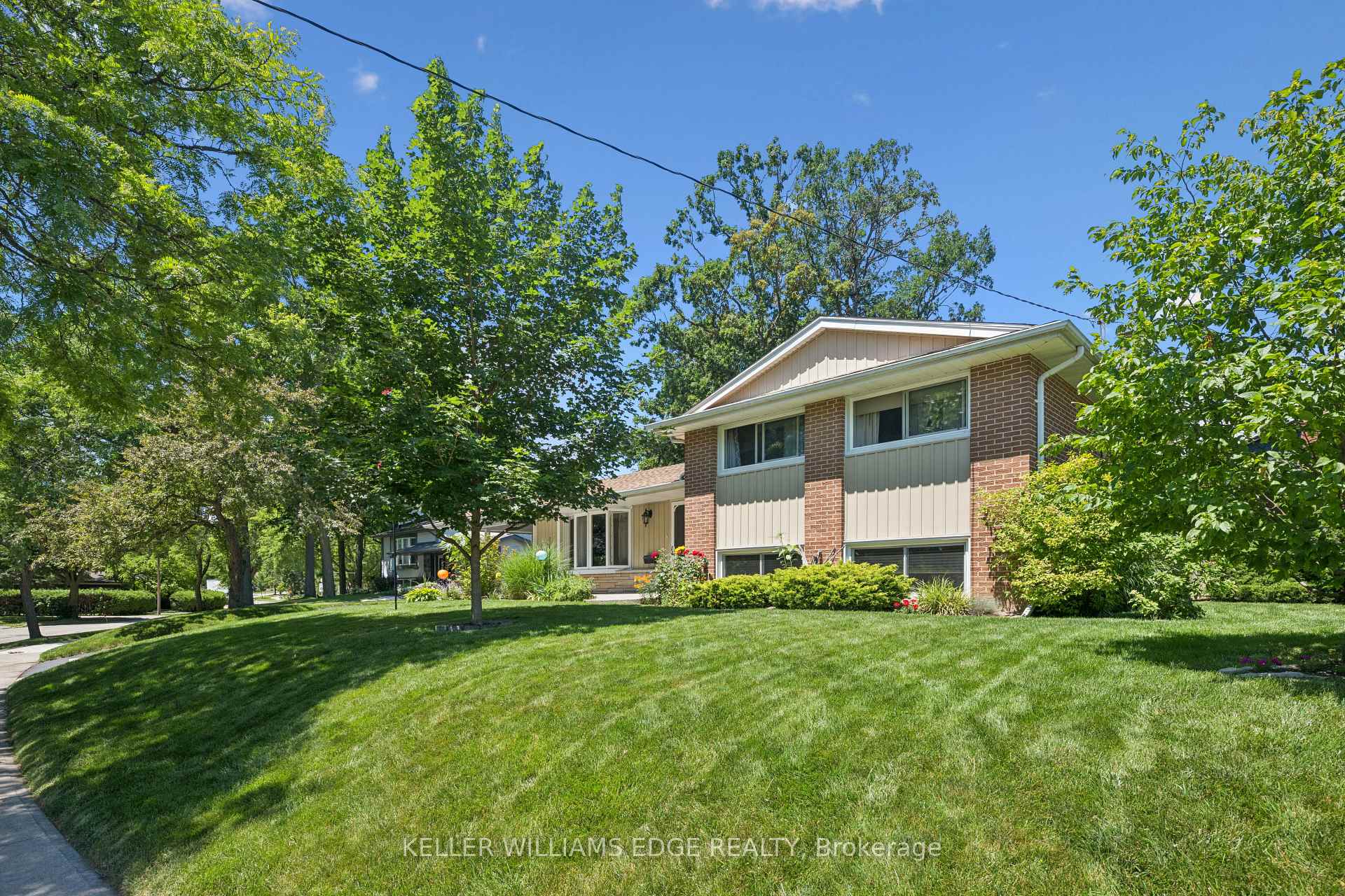 Photo 5 of 2407 St. Frances Drive, Burlington, Mountainside — HOMEH