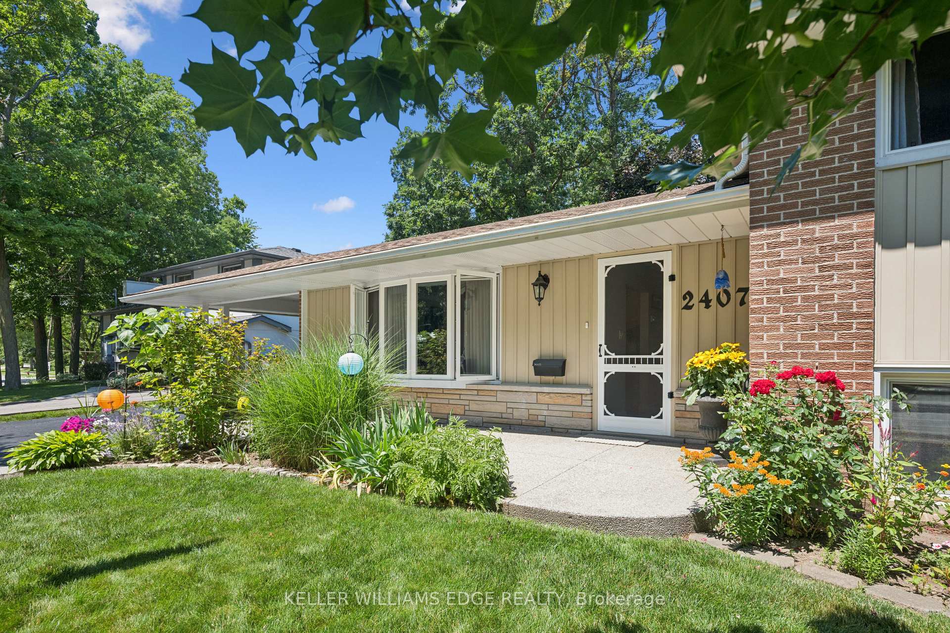 Photo 6 of 2407 St. Frances Drive, Burlington, Mountainside — HOMEH