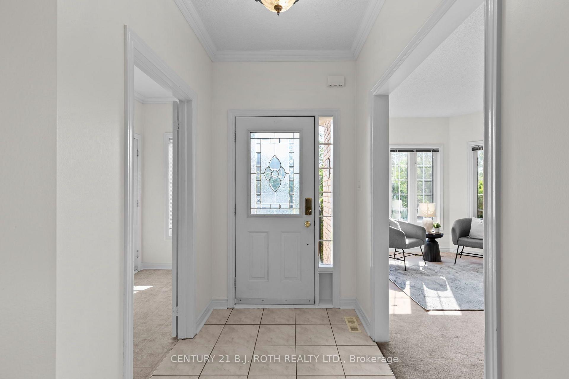 Photo 3 of 14 Prince George Crescent, Barrie, Innis-Shore — HOMEH