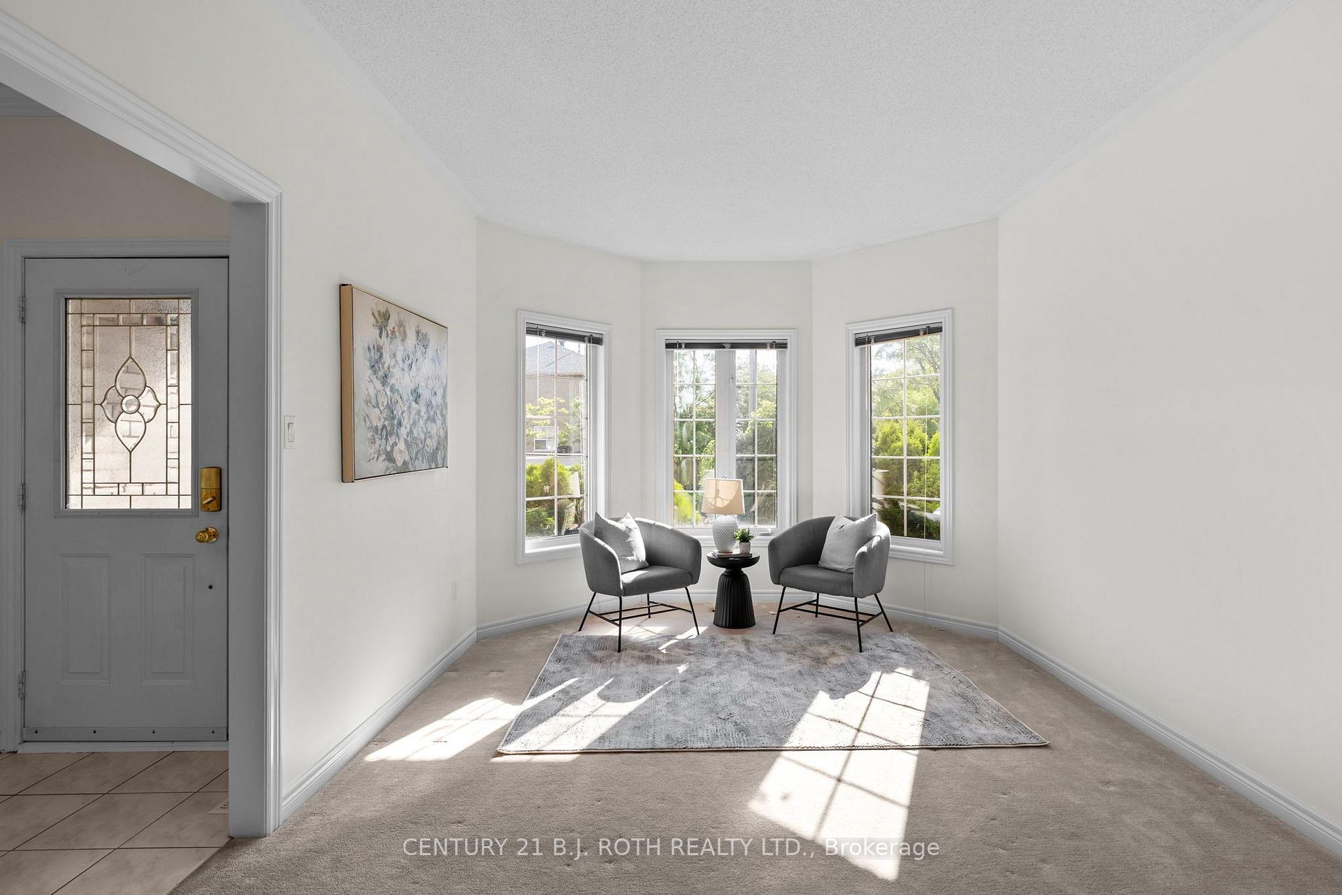Photo 4 of 14 Prince George Crescent, Barrie, Innis-Shore — HOMEH
