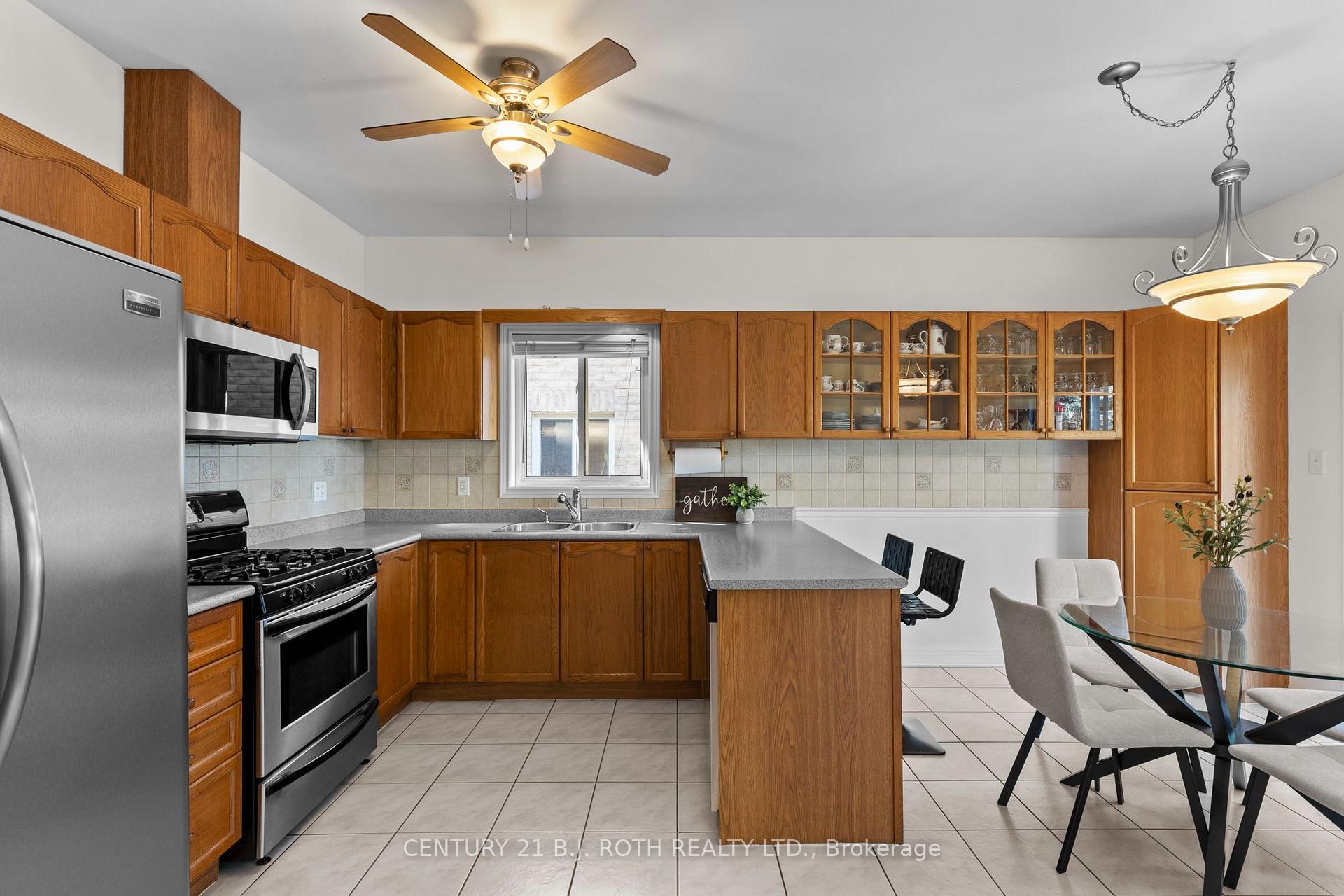 Photo 12 of 14 Prince George Crescent, Barrie, Innis-Shore — HOMEH