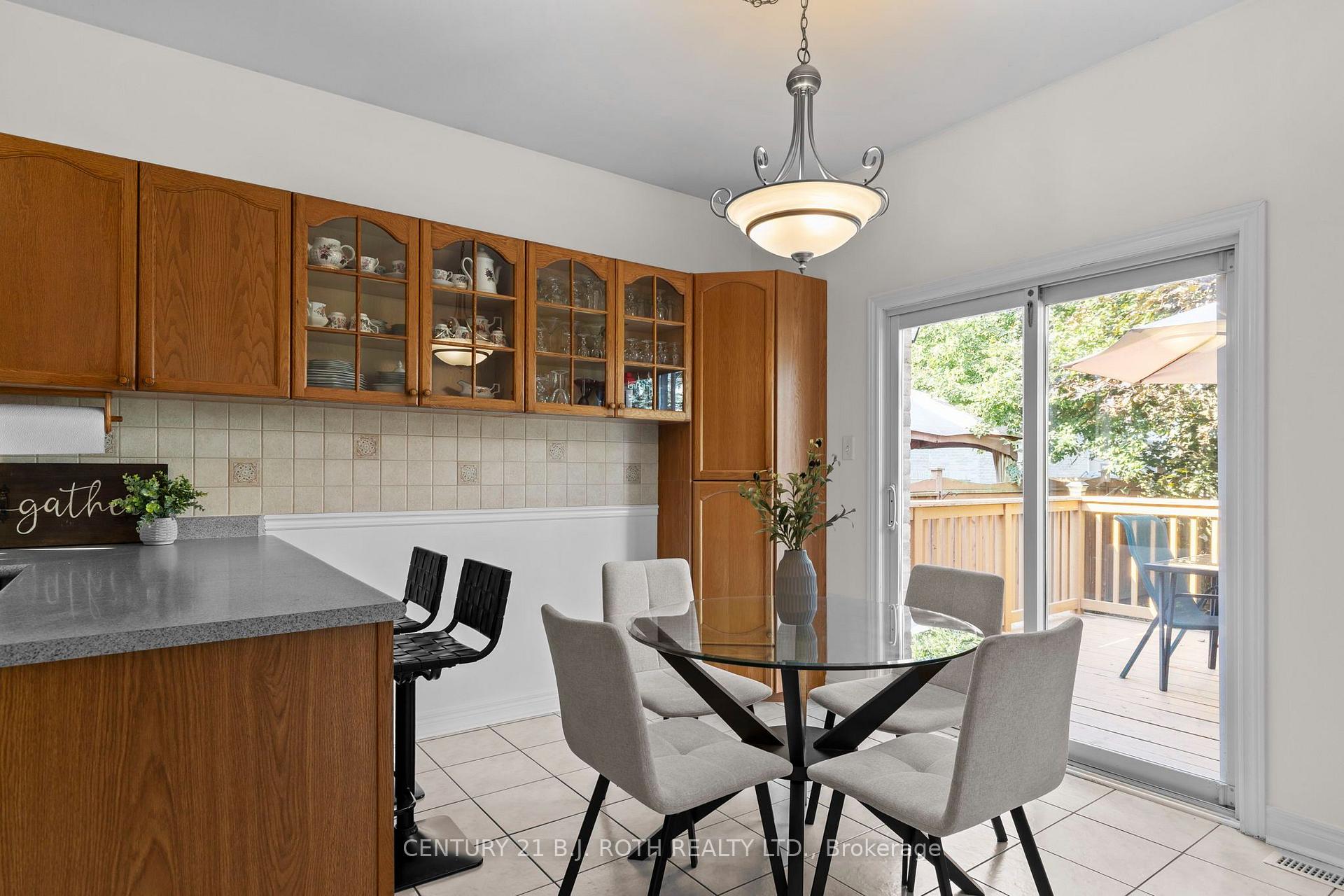 Photo 13 of 14 Prince George Crescent, Barrie, Innis-Shore — HOMEH