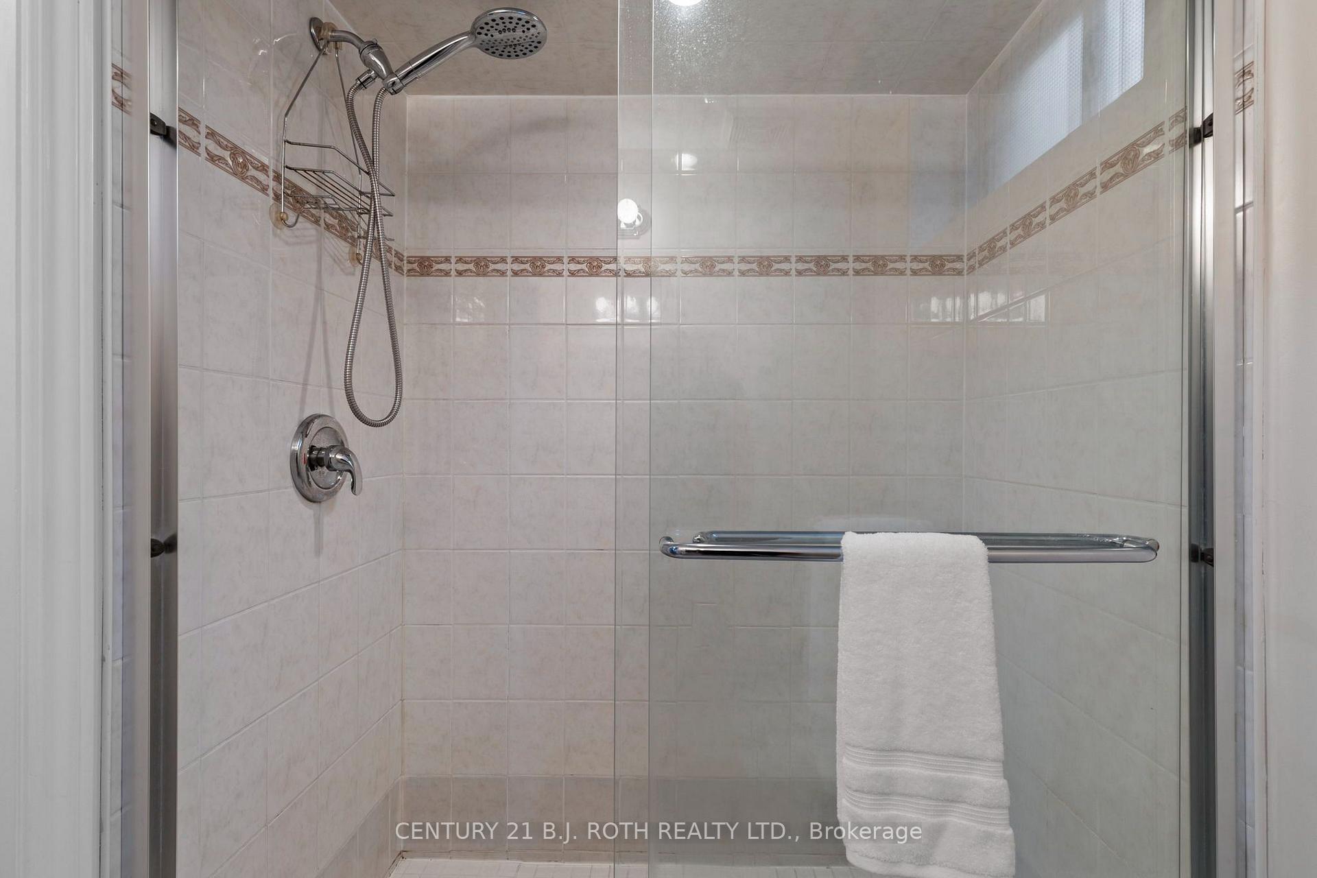 Photo 27 of 14 Prince George Crescent, Barrie, Innis-Shore — HOMEH