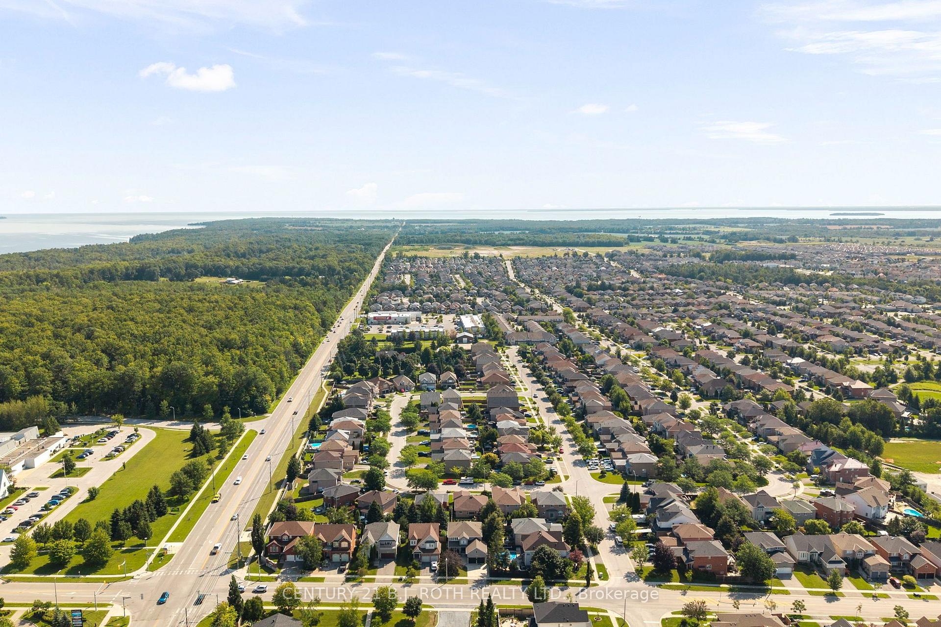 Photo 35 of 14 Prince George Crescent, Barrie, Innis-Shore — HOMEH