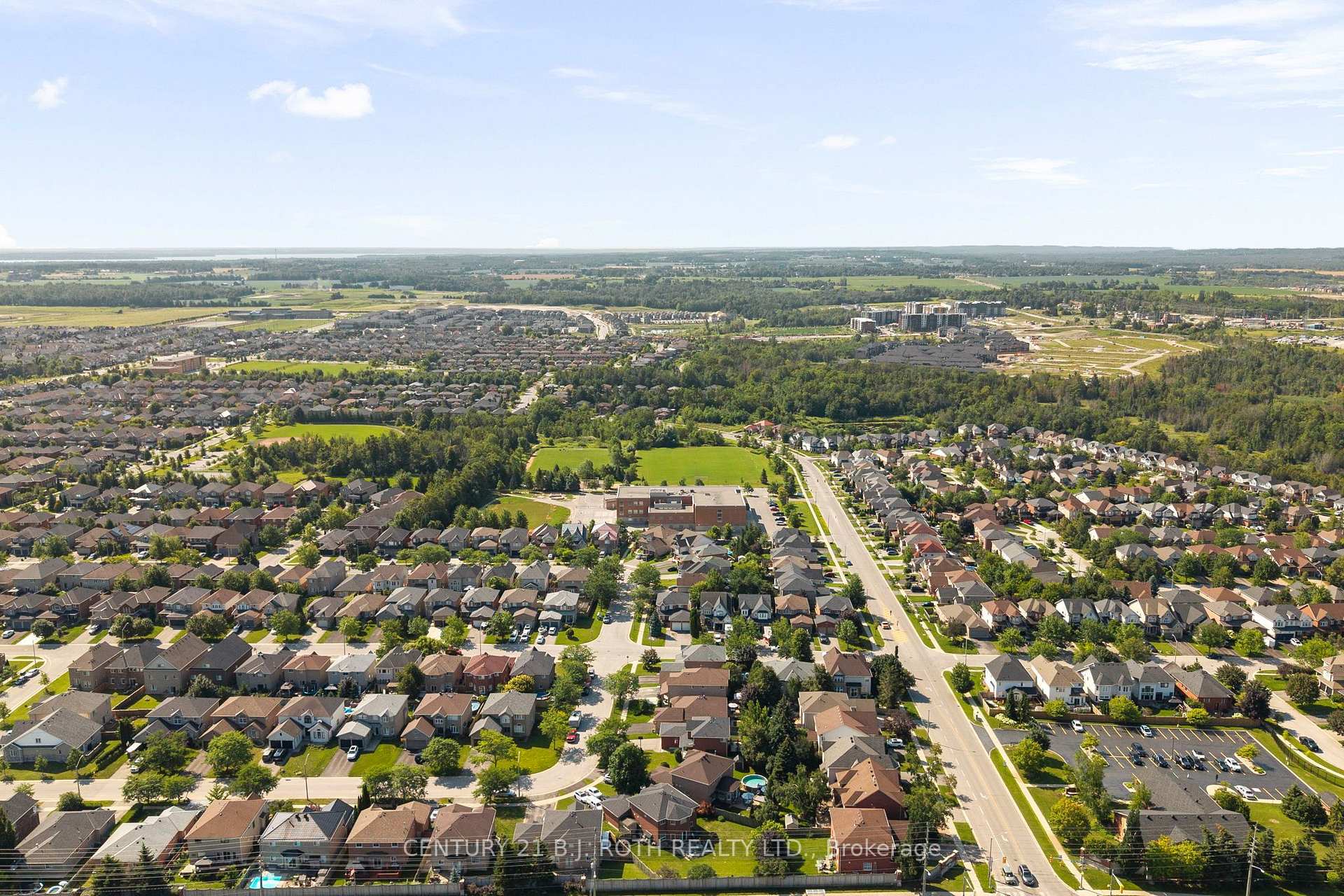 Photo 36 of 14 Prince George Crescent, Barrie, Innis-Shore — HOMEH