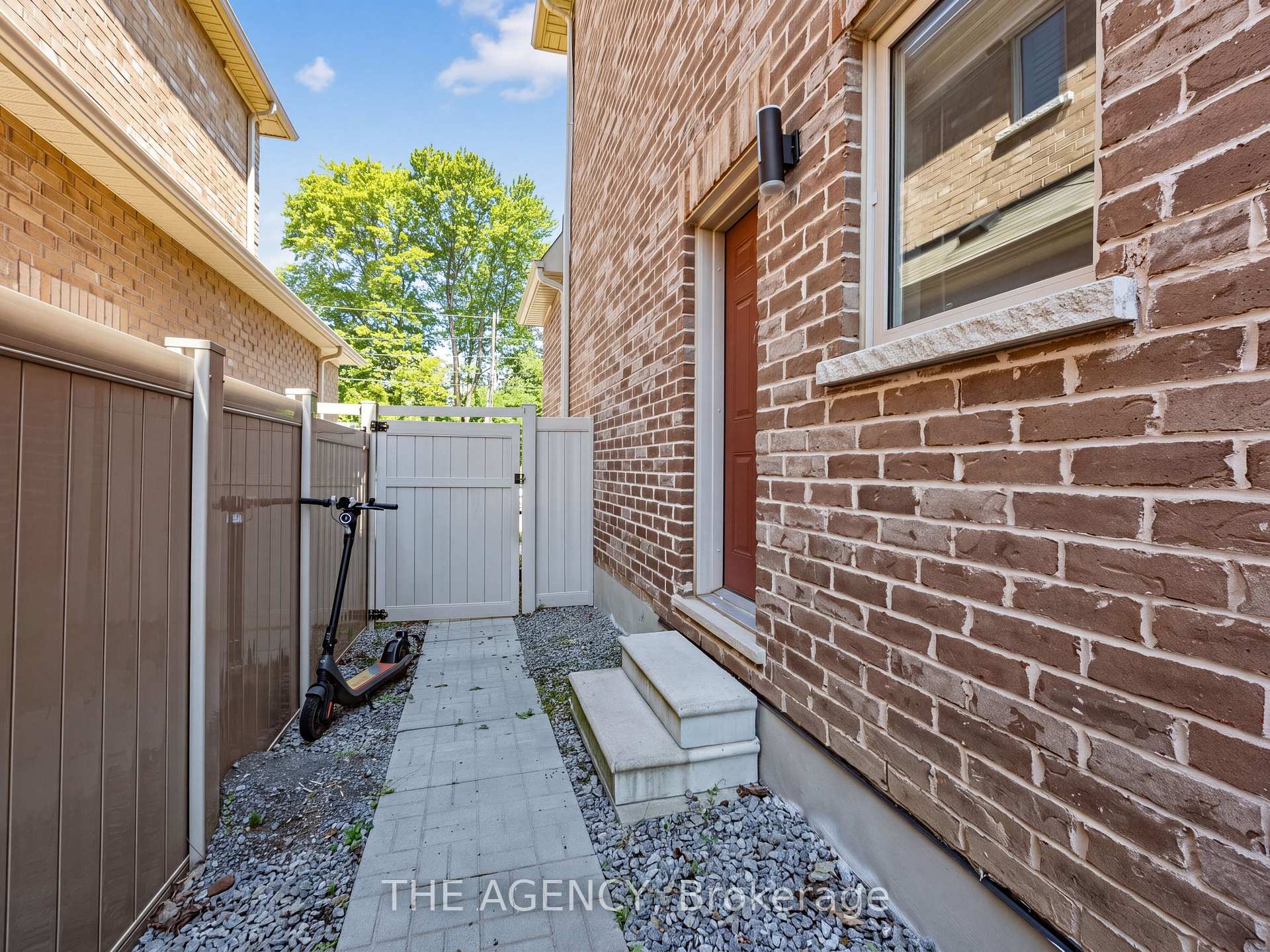 Photo 52 of 597 Oakwood Drive, Pickering, Rosebank — HOMEH