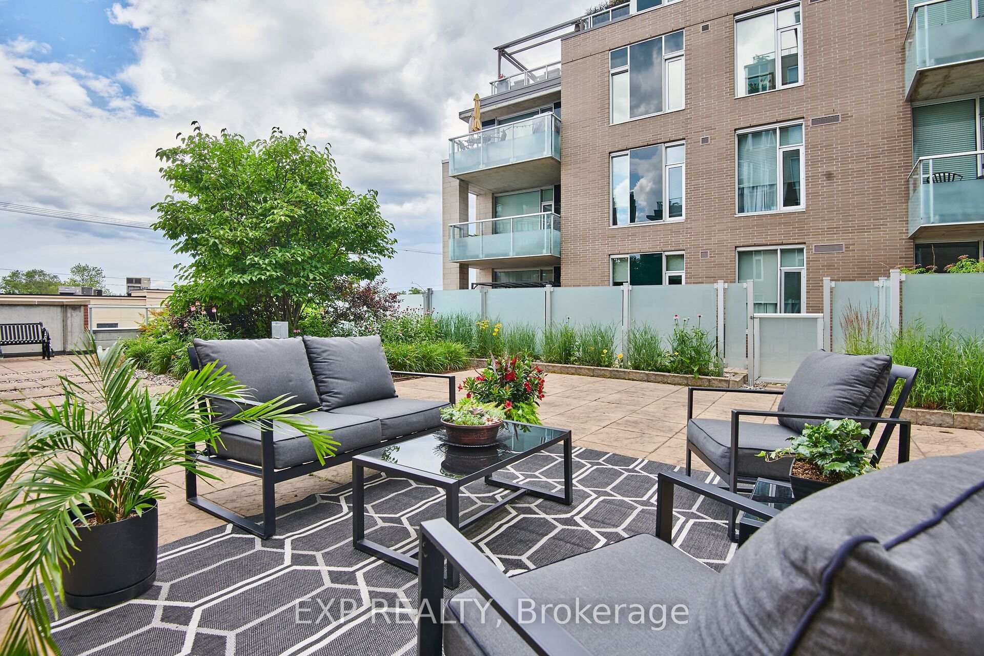Photo 42 of 575 Byron Avenue, Ottawa, McKellar/Highland — HOMEH