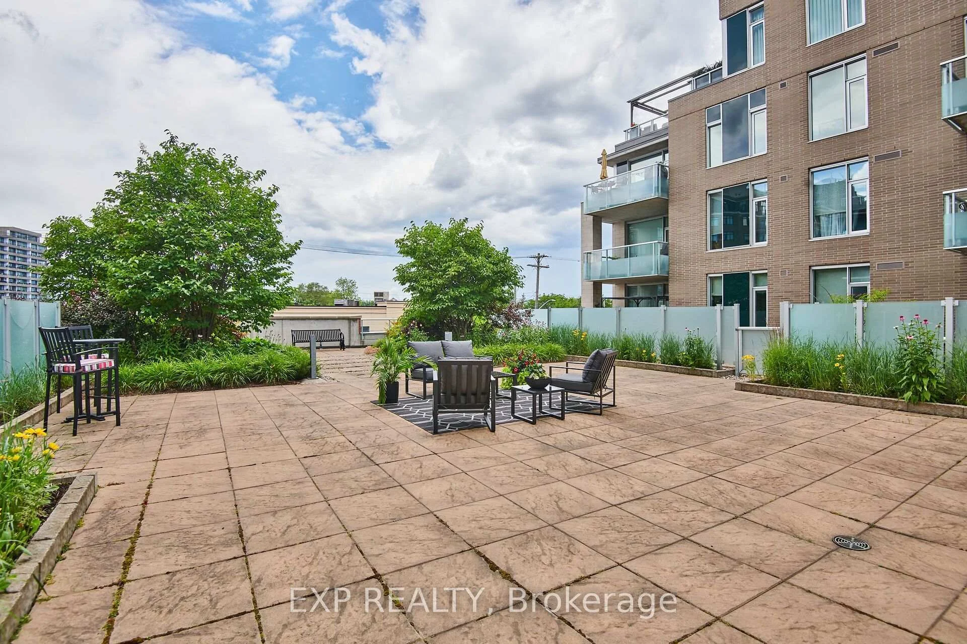Photo 12 of 575 Byron Avenue, Ottawa, McKellar/Highland — HOMEH