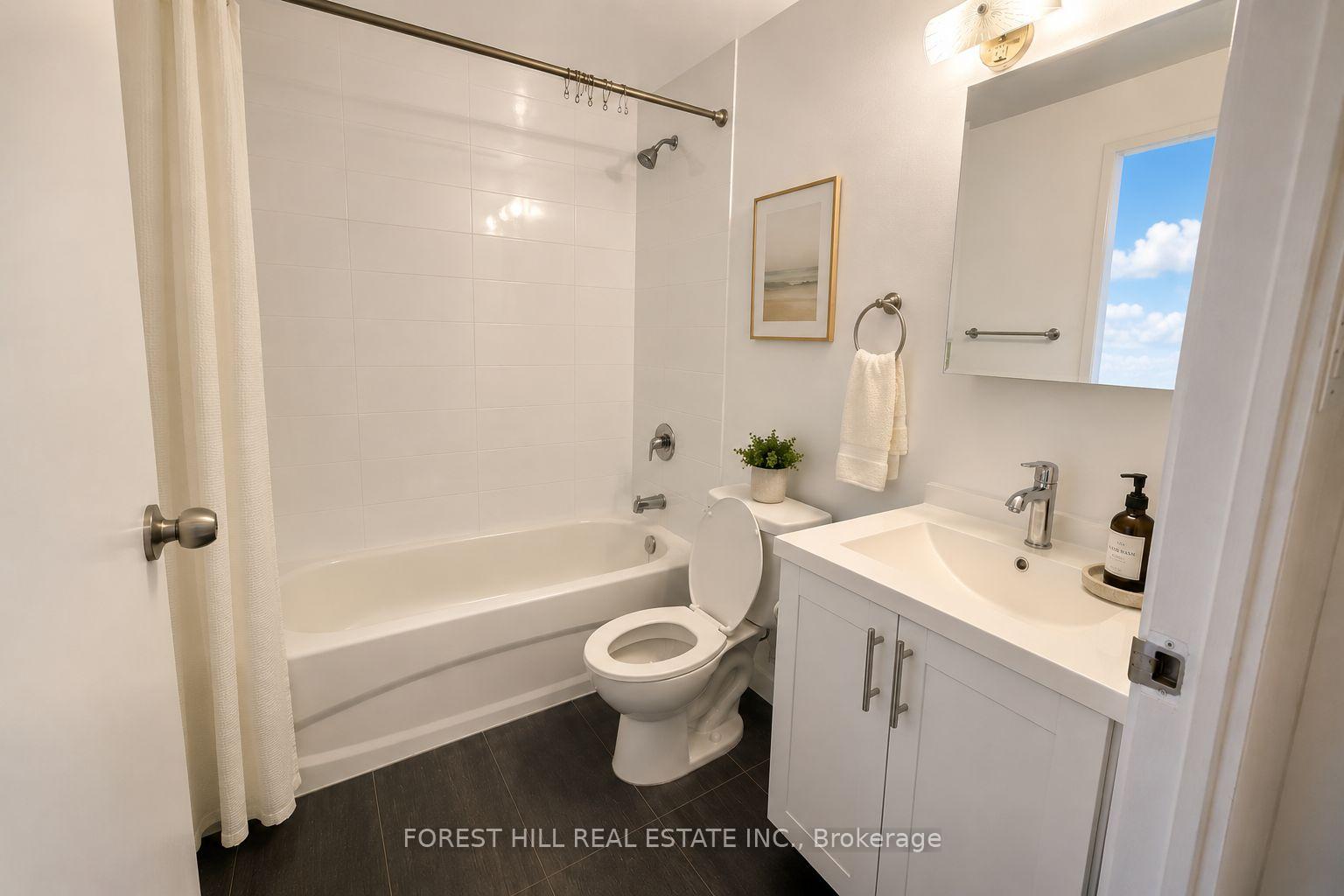 Photo 6 of Unit 812, 365 Kennedy Road, Brampton, Brampton East — HOMEH