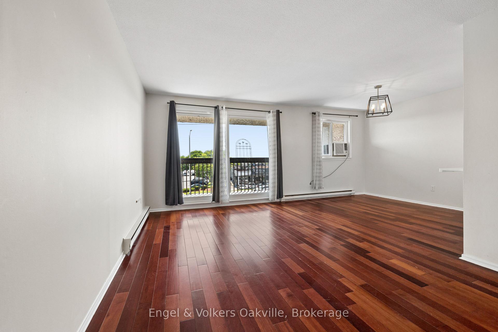 Photo 4 of Unit 184, 1055 Dundas Street E, Mississauga, Applewood — HOMEH
