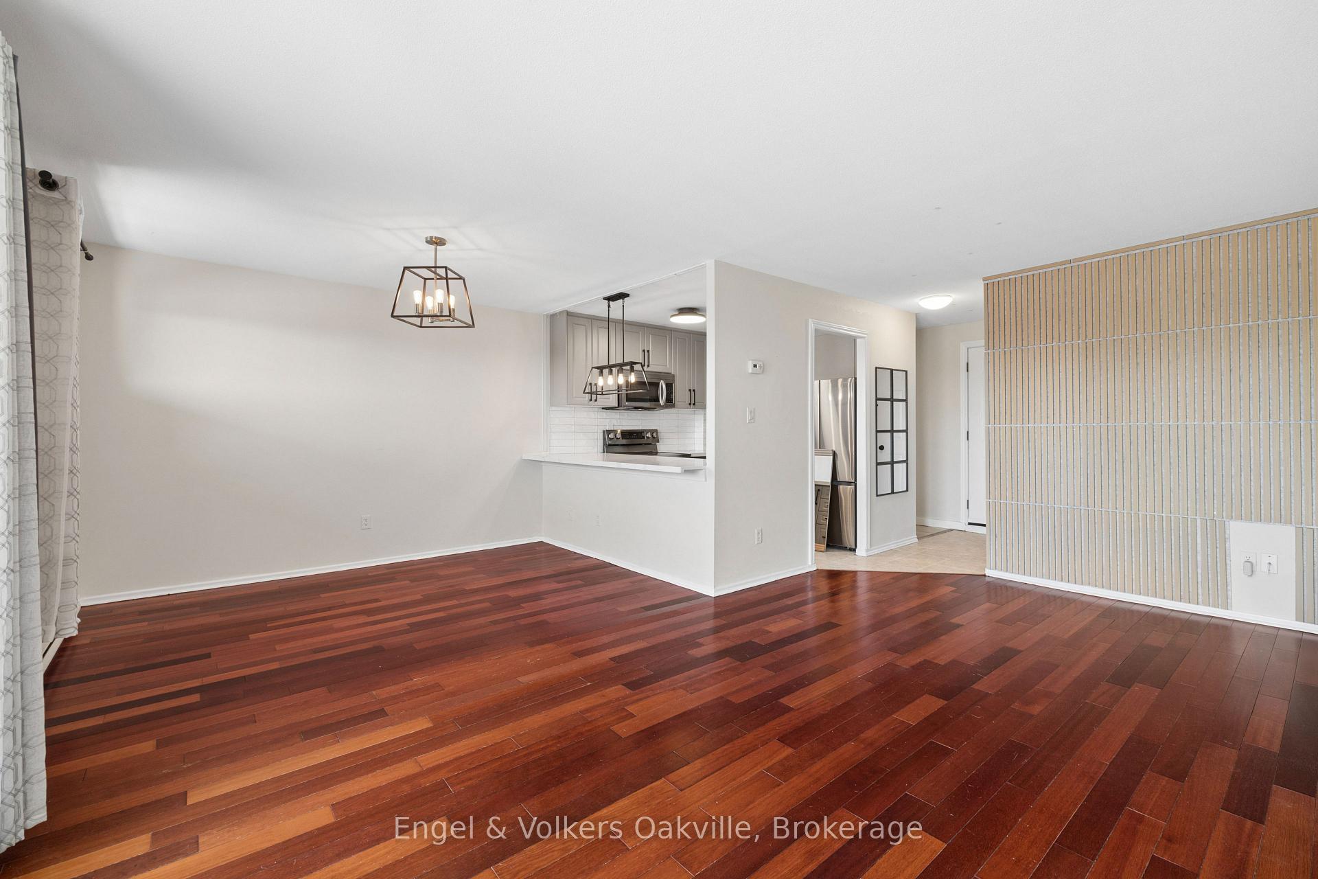 Photo 5 of Unit 184, 1055 Dundas Street E, Mississauga, Applewood — HOMEH