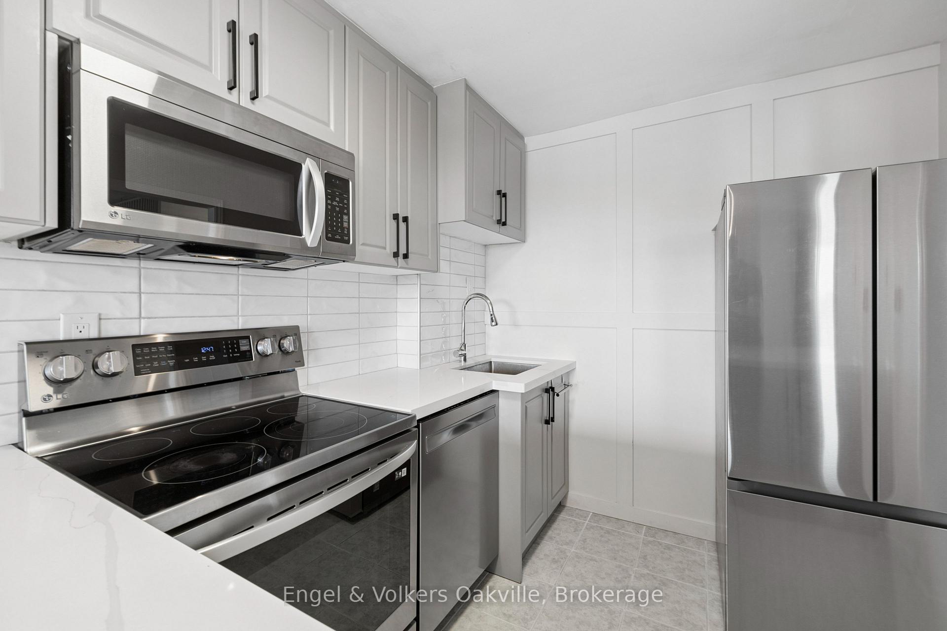 Photo 11 of Unit 184, 1055 Dundas Street E, Mississauga, Applewood — HOMEH