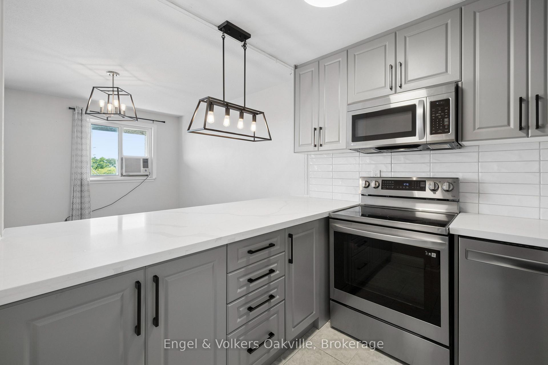 Photo 13 of Unit 184, 1055 Dundas Street E, Mississauga, Applewood — HOMEH