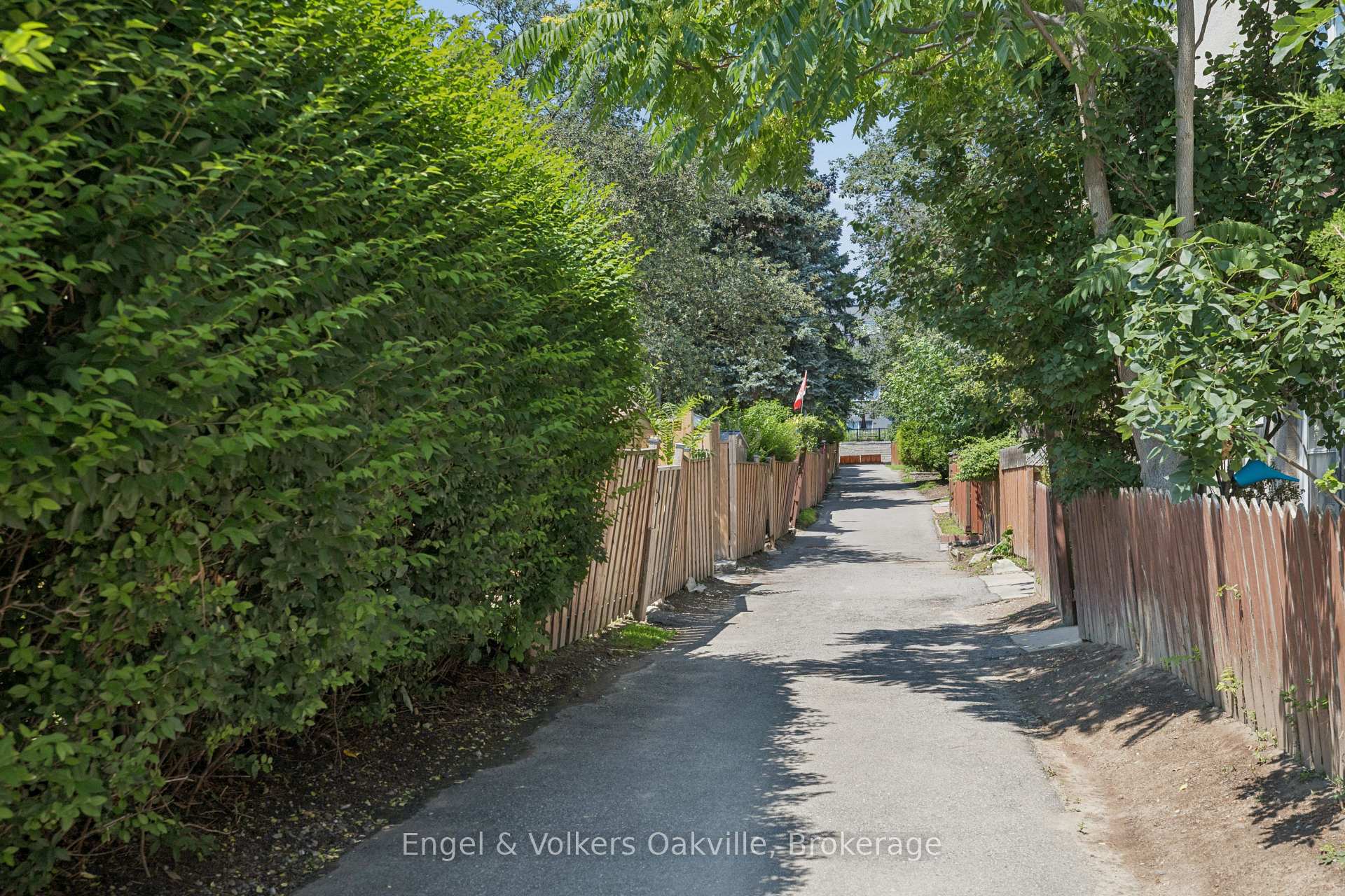 Photo 34 of Unit 184, 1055 Dundas Street E, Mississauga, Applewood — HOMEH