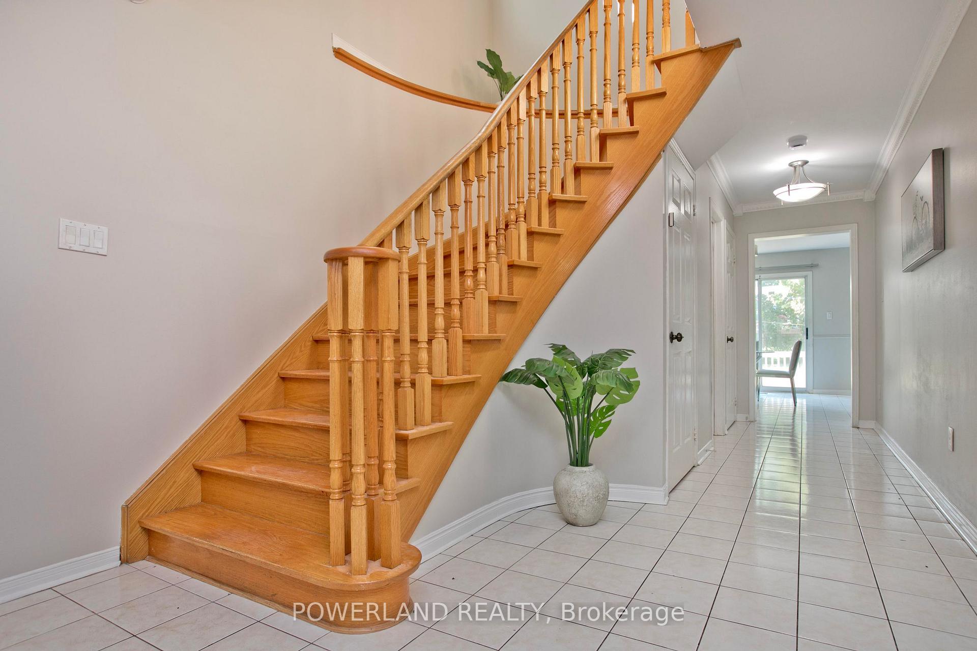 Photo 4 of 2441 Strathmore Crescent, Mississauga, Central Erin Mills — HOMEH