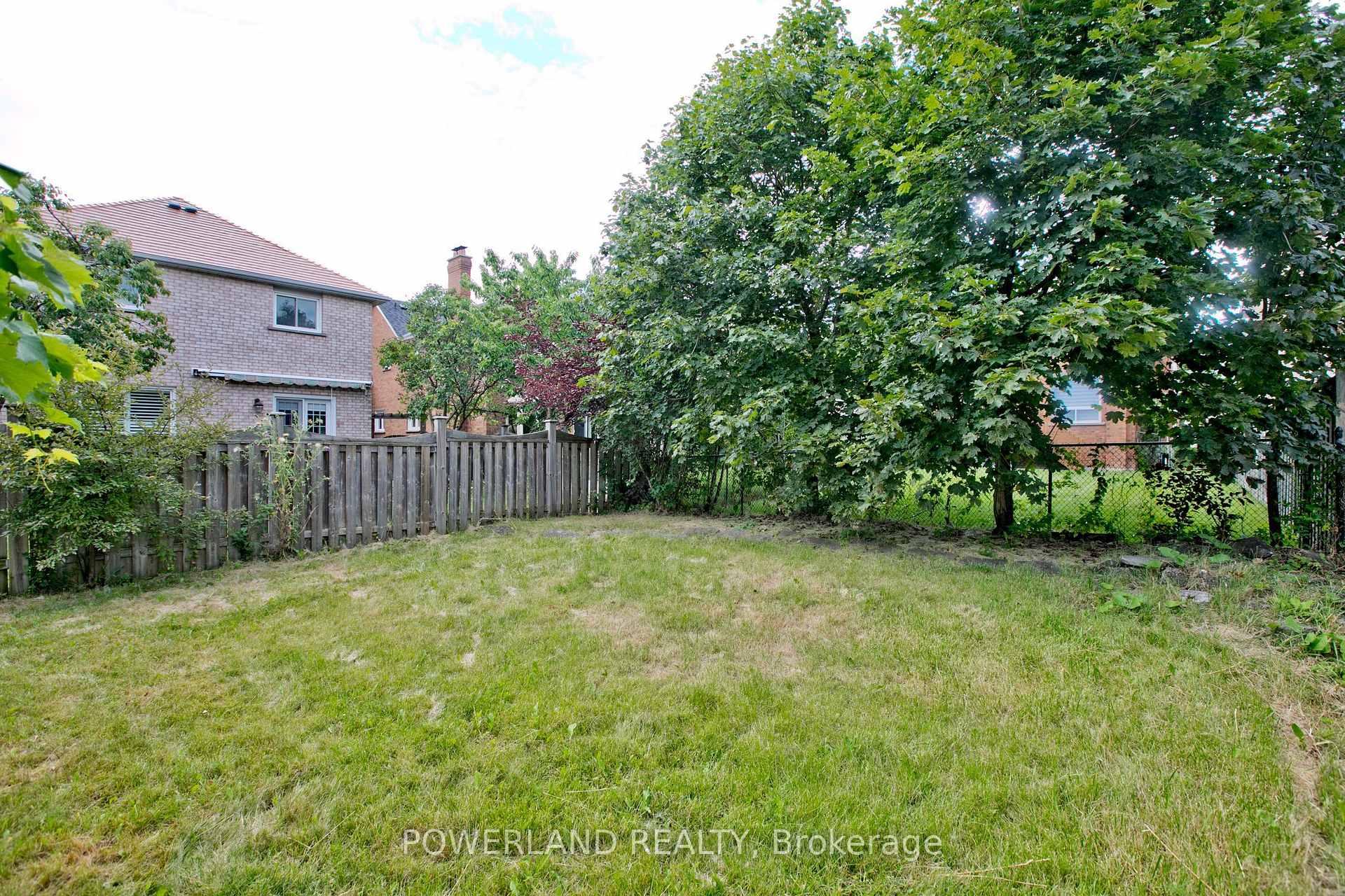 Photo 36 of 2441 Strathmore Crescent, Mississauga, Central Erin Mills — HOMEH
