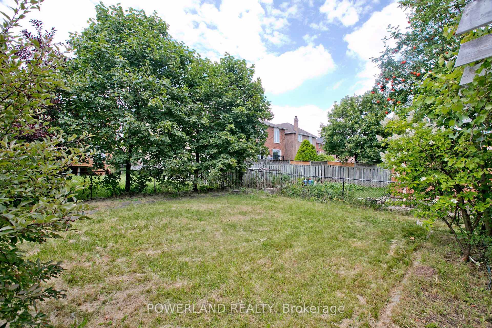 Photo 37 of 2441 Strathmore Crescent, Mississauga, Central Erin Mills — HOMEH
