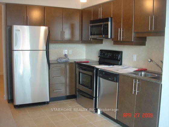 Photo 5 of Unit 706, 18 Harbour Street, Toronto, Waterfront Communities — HOMEH