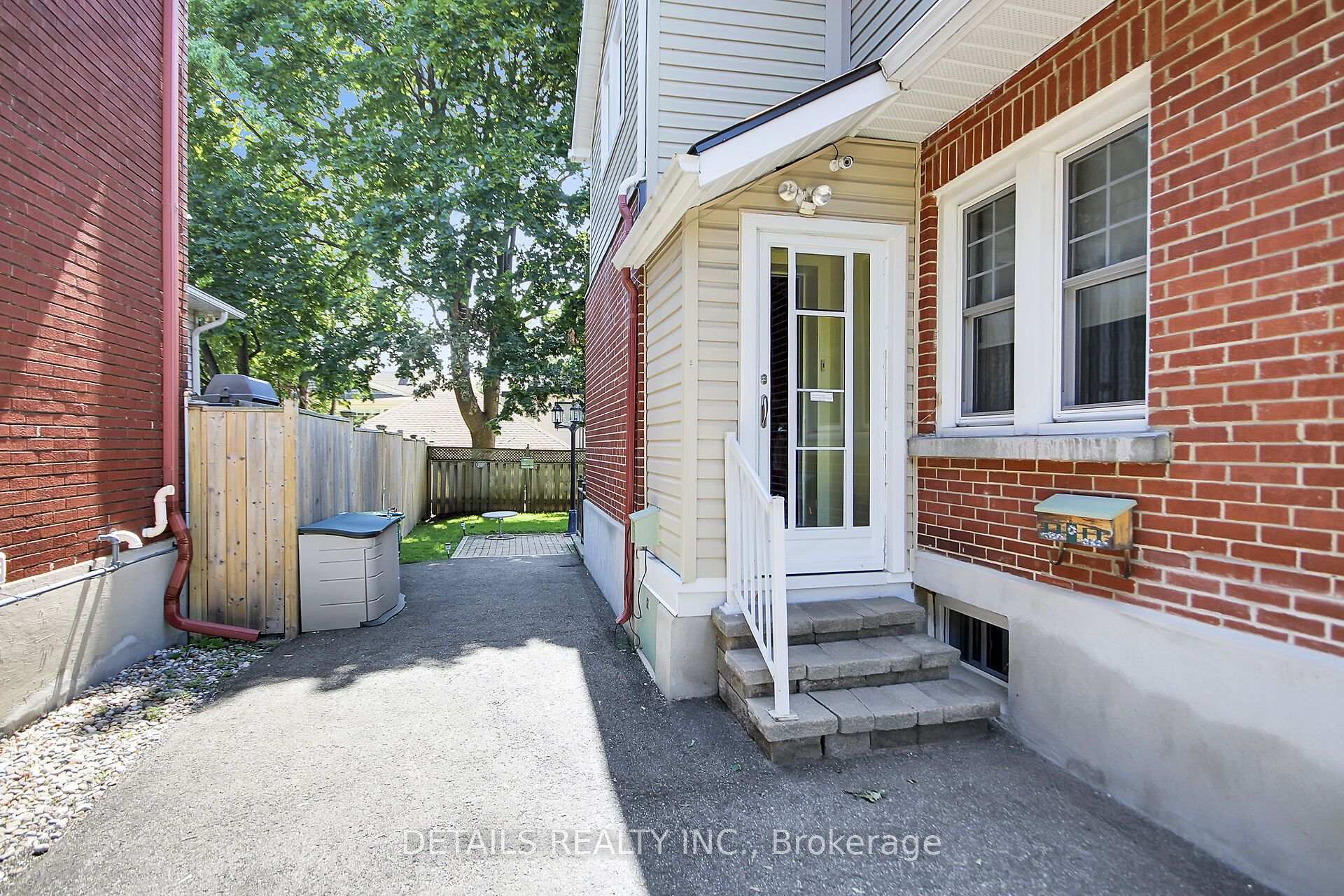 Photo 5 of 88 Helena Street, Ottawa, Ottawa West — HOMEH