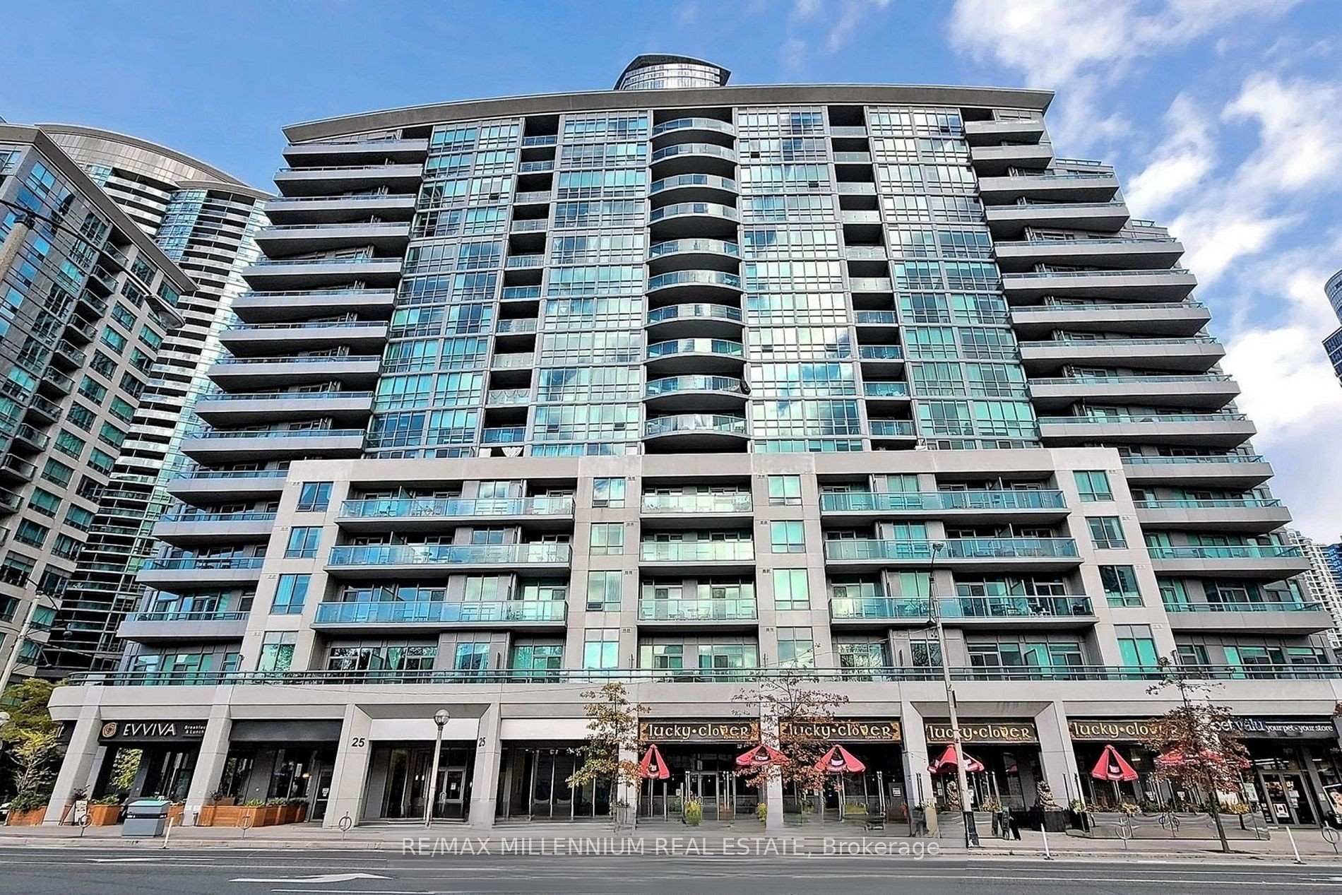 Photo 2 of Unit 1508, 25 Lower Simcoe Street, Toronto, Waterfront Communities — HOMEH