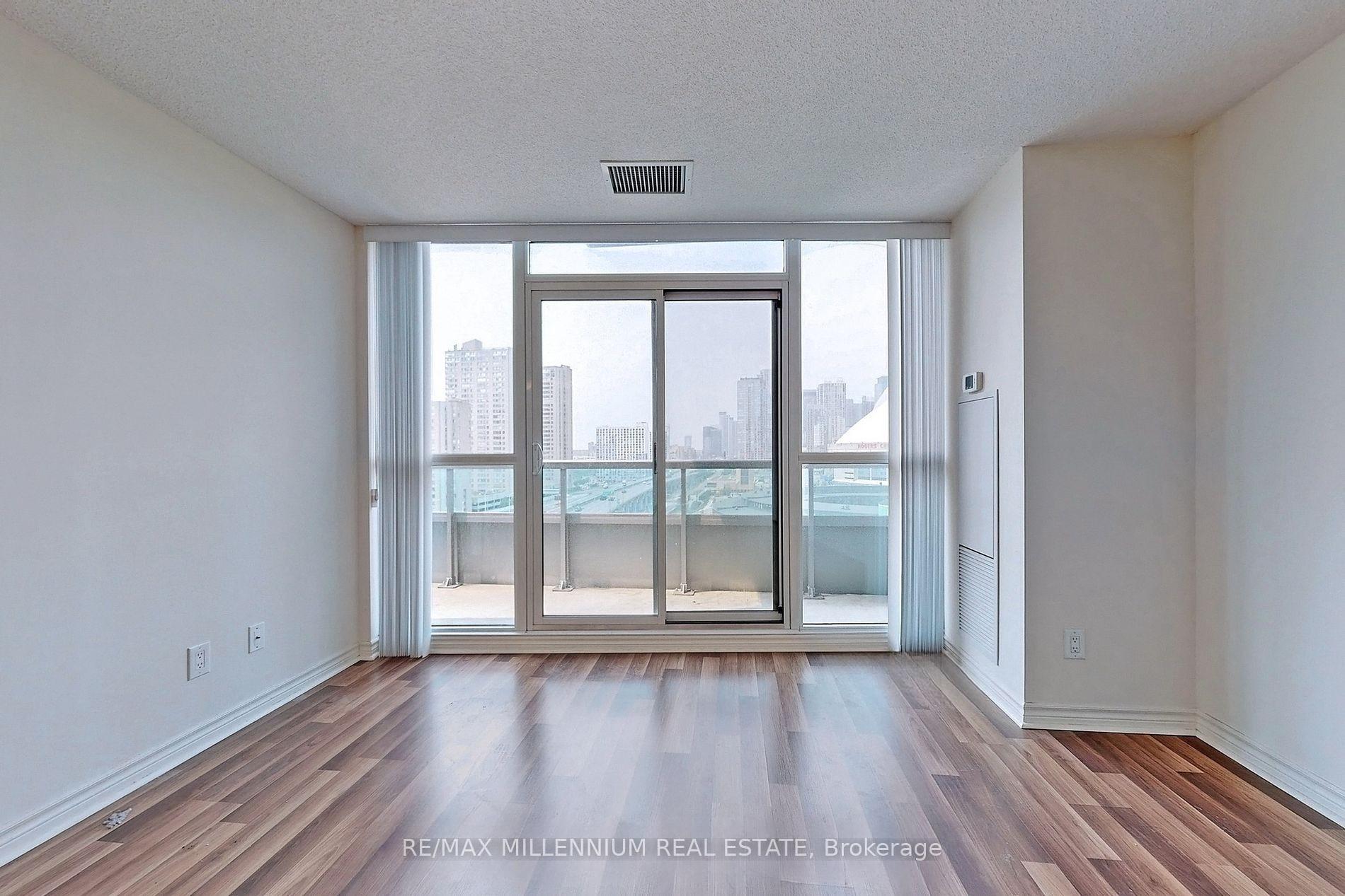 Photo 9 of Unit 1508, 25 Lower Simcoe Street, Toronto, Waterfront Communities — HOMEH