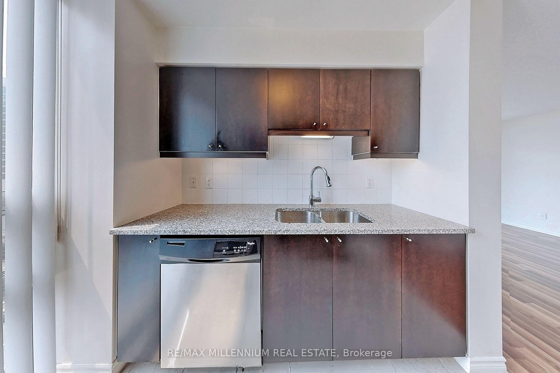 Photo 14 of Unit 1508, 25 Lower Simcoe Street, Toronto, Waterfront Communities — HOMEH