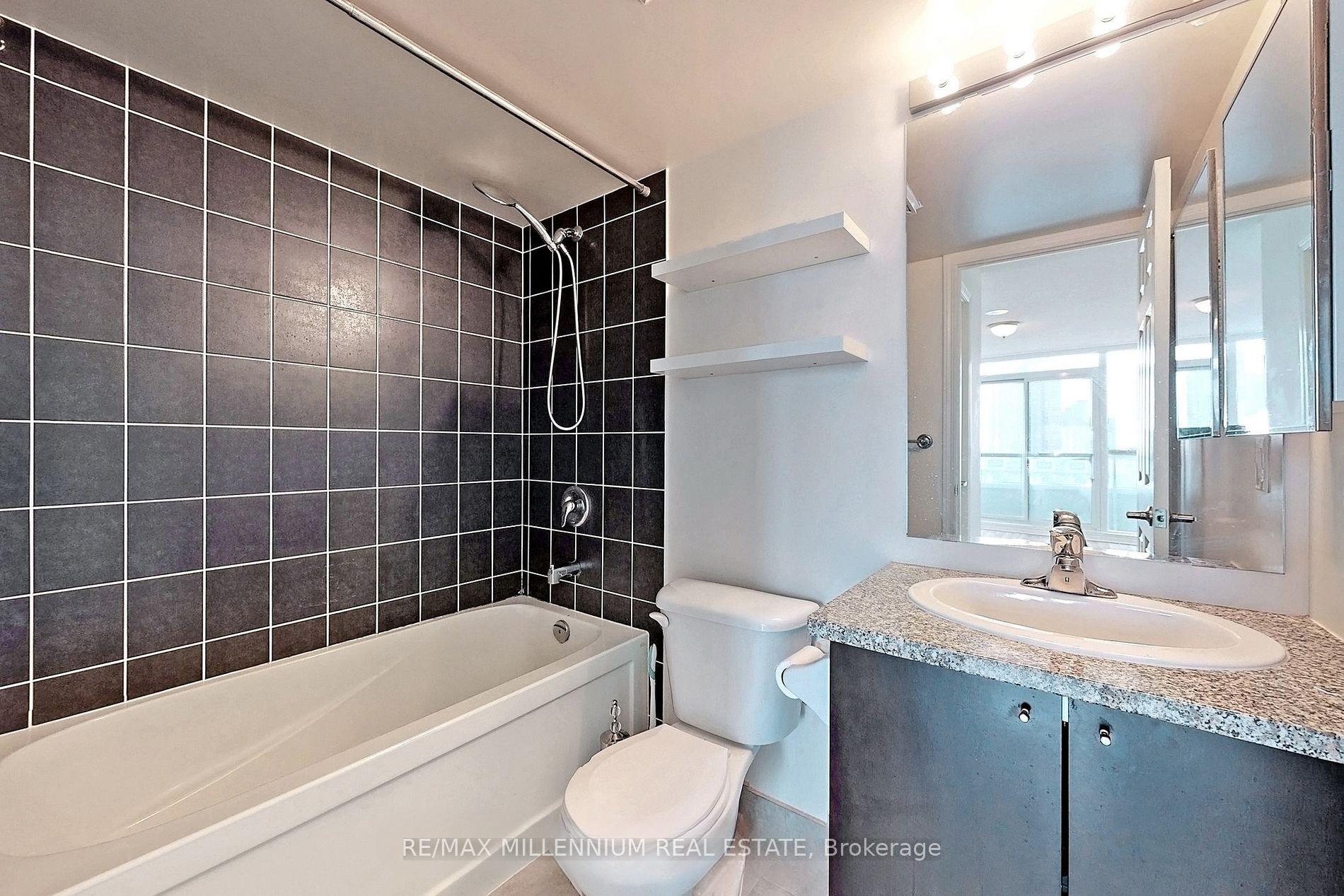 Photo 28 of Unit 1508, 25 Lower Simcoe Street, Toronto, Waterfront Communities — HOMEH