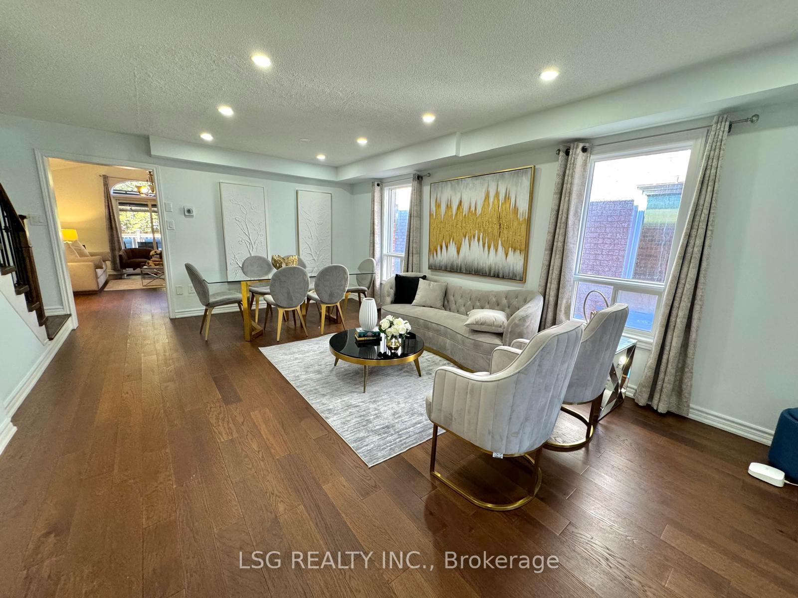 Photo 4 of 20 Hollidge Boulevard, Aurora, Bayview Wellington — HOMEH
