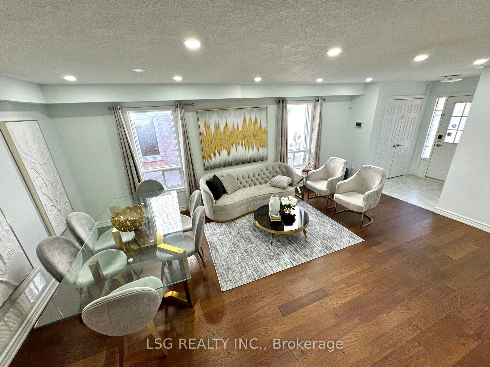 Photo 5 of 20 Hollidge Boulevard, Aurora, Bayview Wellington — HOMEH
