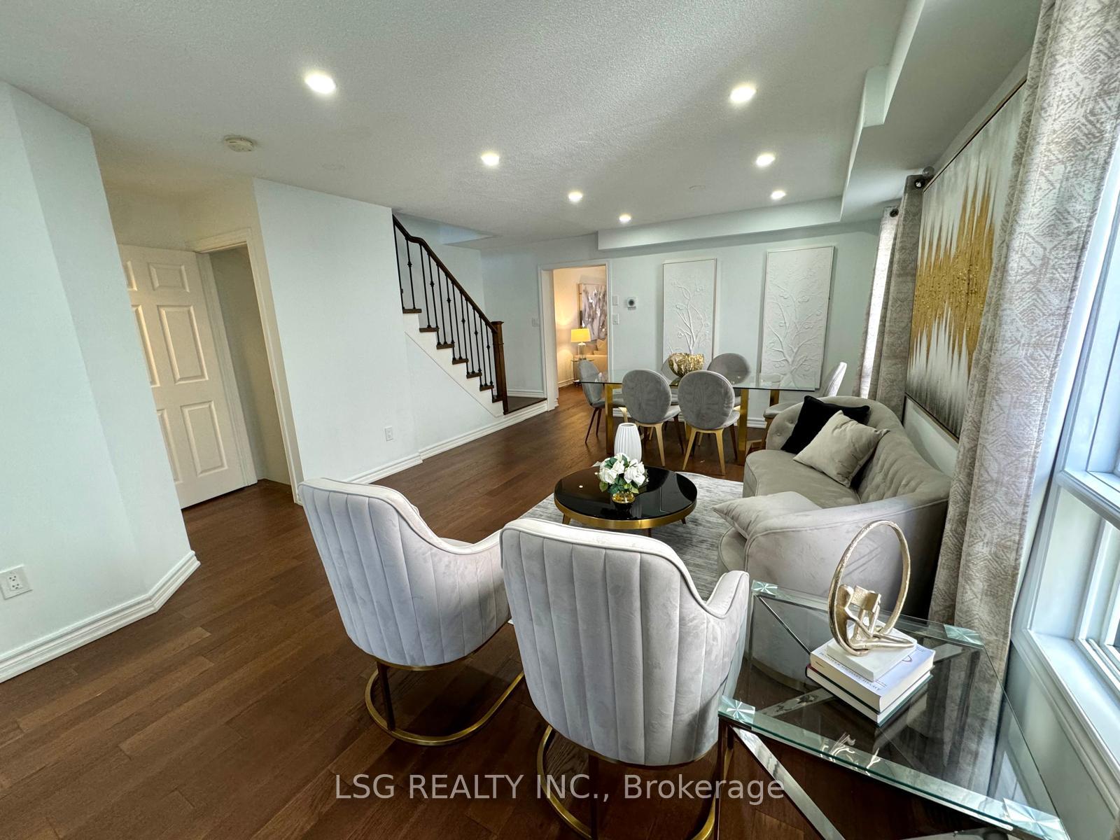 Photo 20 of 20 Hollidge Boulevard, Aurora, Bayview Wellington — HOMEH