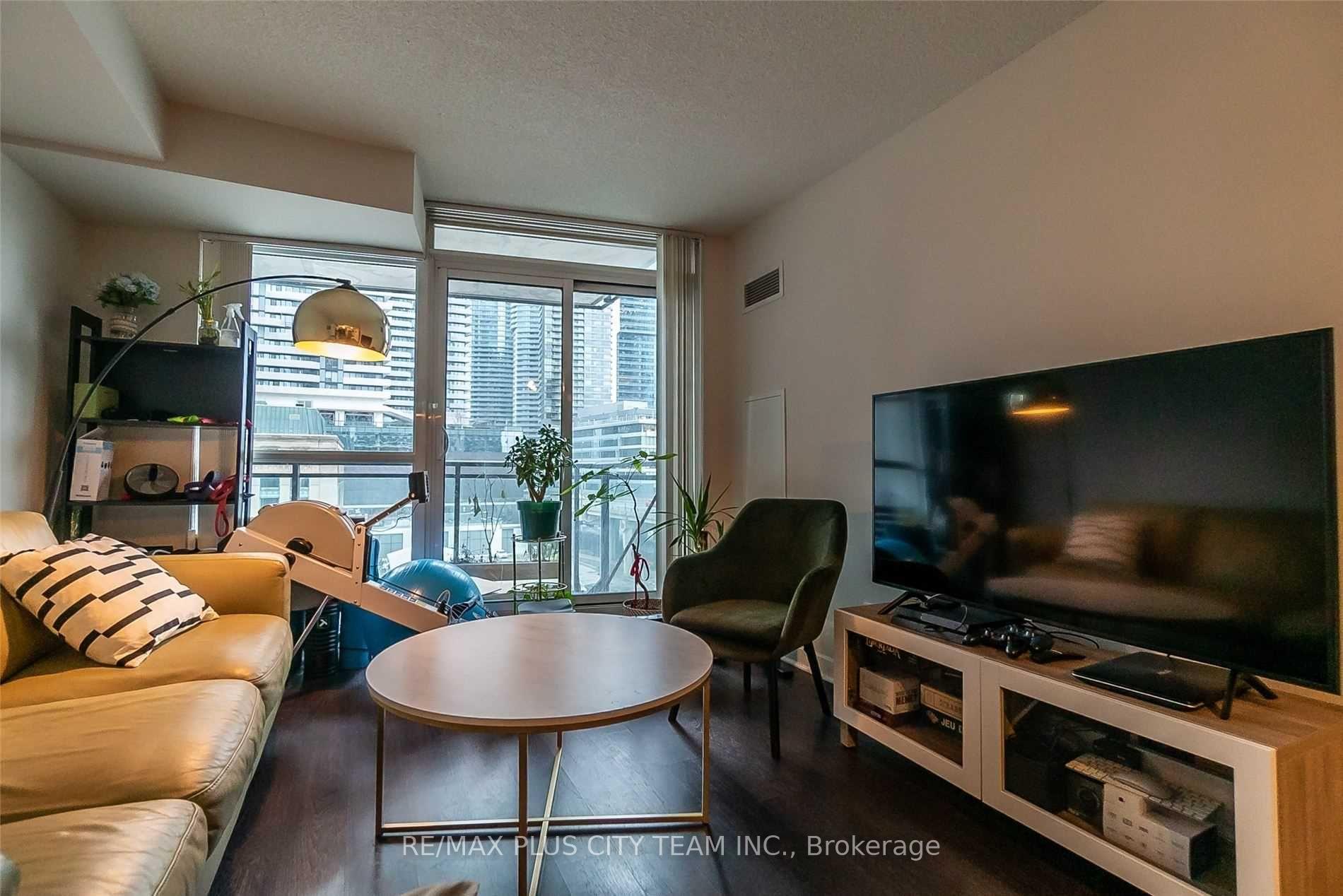 Photo 3 of Unit 602, 33 Bay Street, Toronto, Waterfront Communities — HOMEH