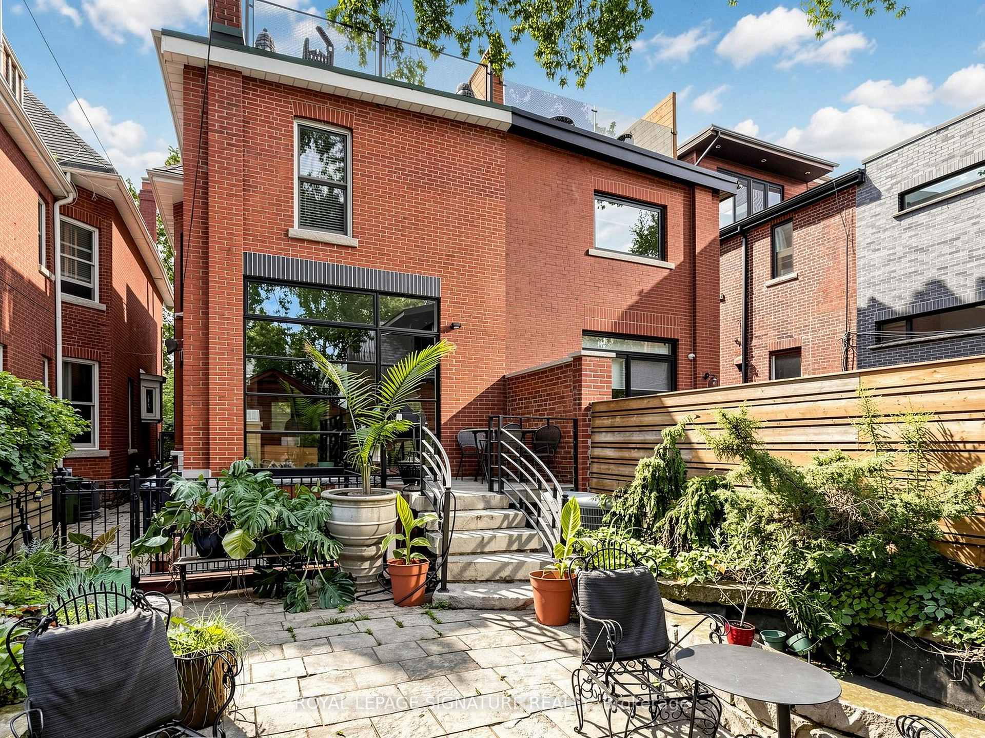 Photo 19 of Unit Lower, 75 Brunswick Avenue, Toronto, University — HOMEH