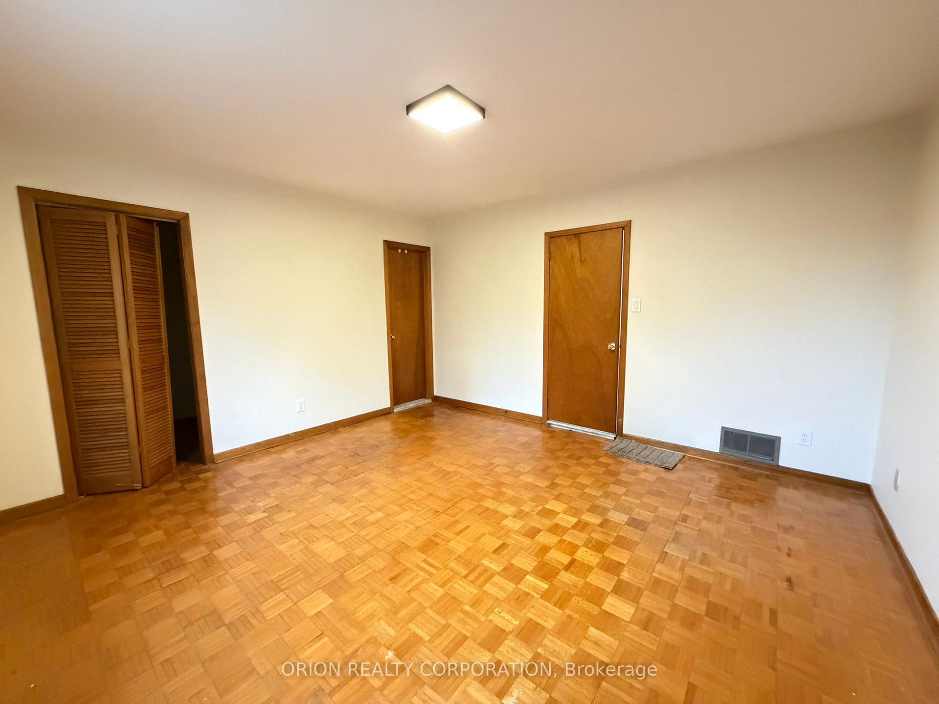 Photo 22 of 3 Romar Crescent, North York, Yorkdale-Glen Park — HOMEH
