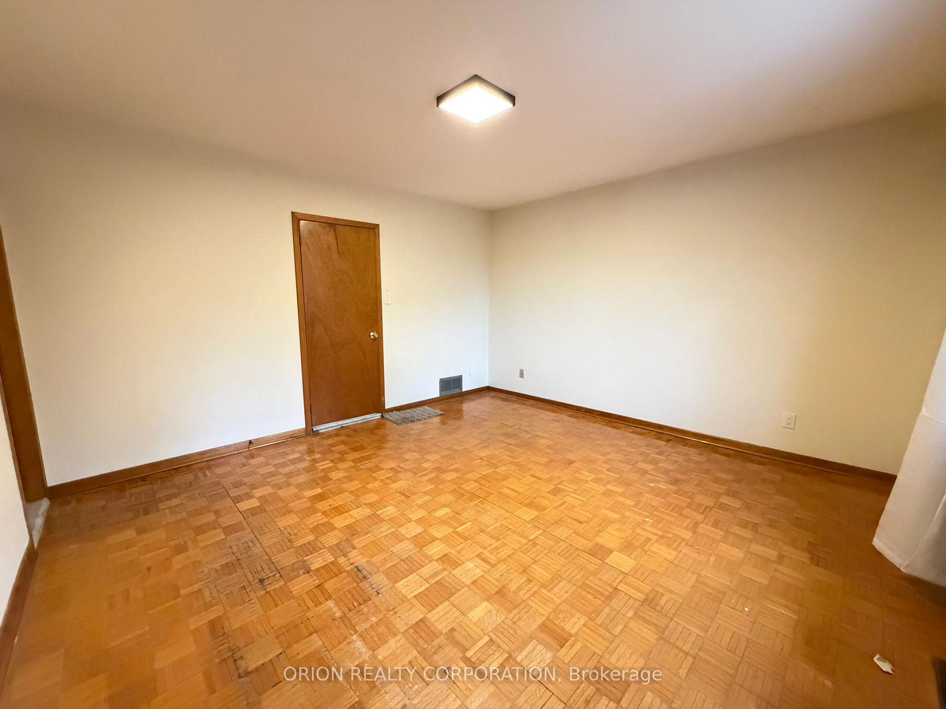 Photo 23 of 3 Romar Crescent, North York, Yorkdale-Glen Park — HOMEH