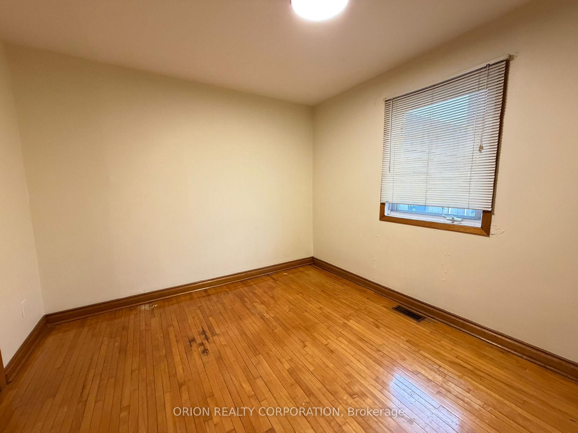 Photo 26 of 3 Romar Crescent, North York, Yorkdale-Glen Park — HOMEH