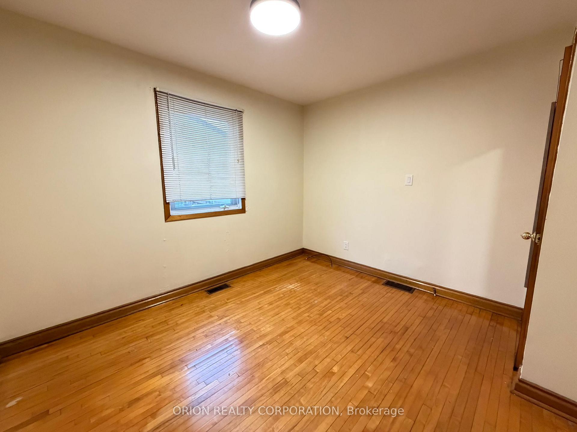 Photo 29 of 3 Romar Crescent, North York, Yorkdale-Glen Park — HOMEH
