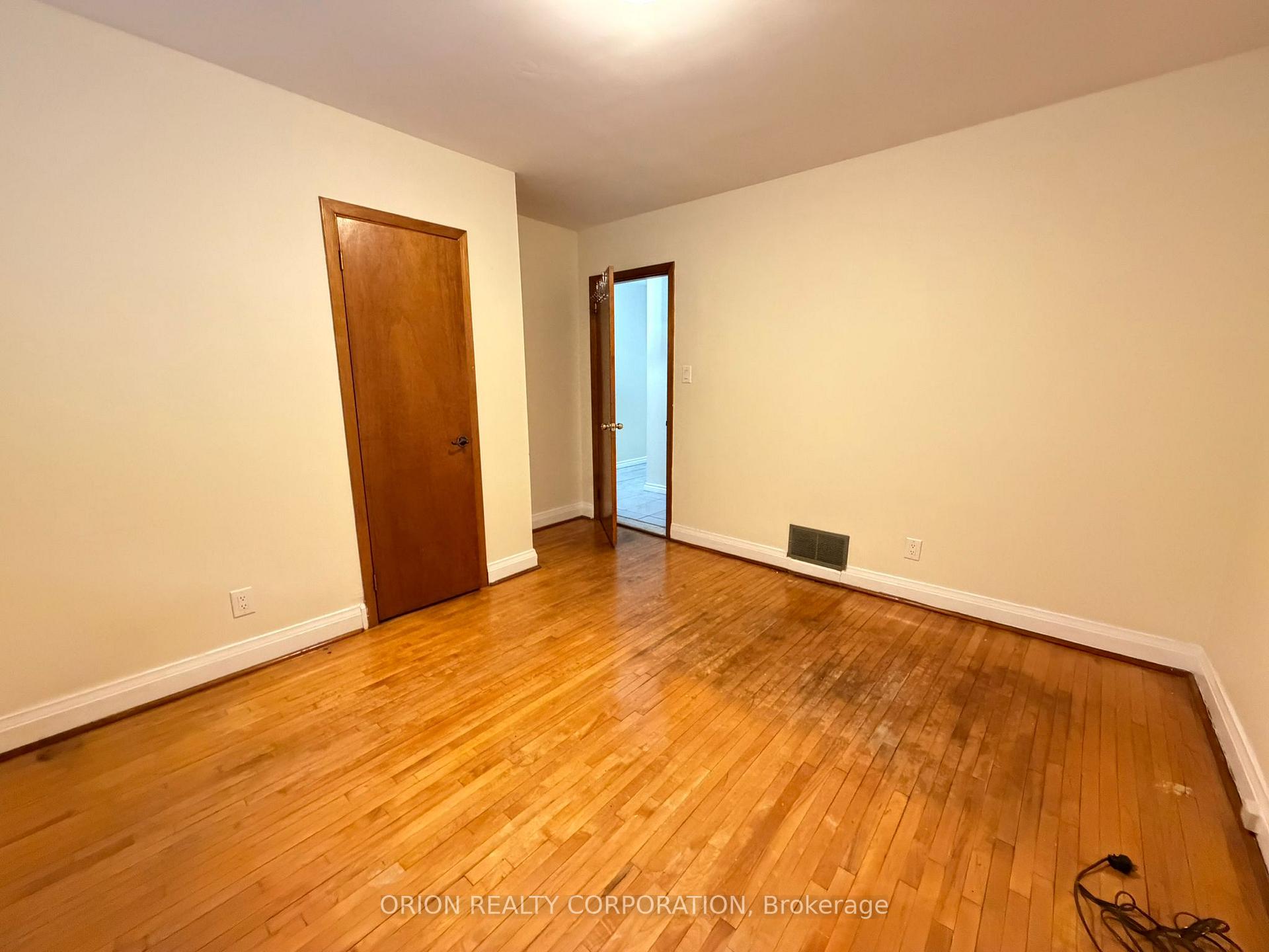 Photo 32 of 3 Romar Crescent, North York, Yorkdale-Glen Park — HOMEH