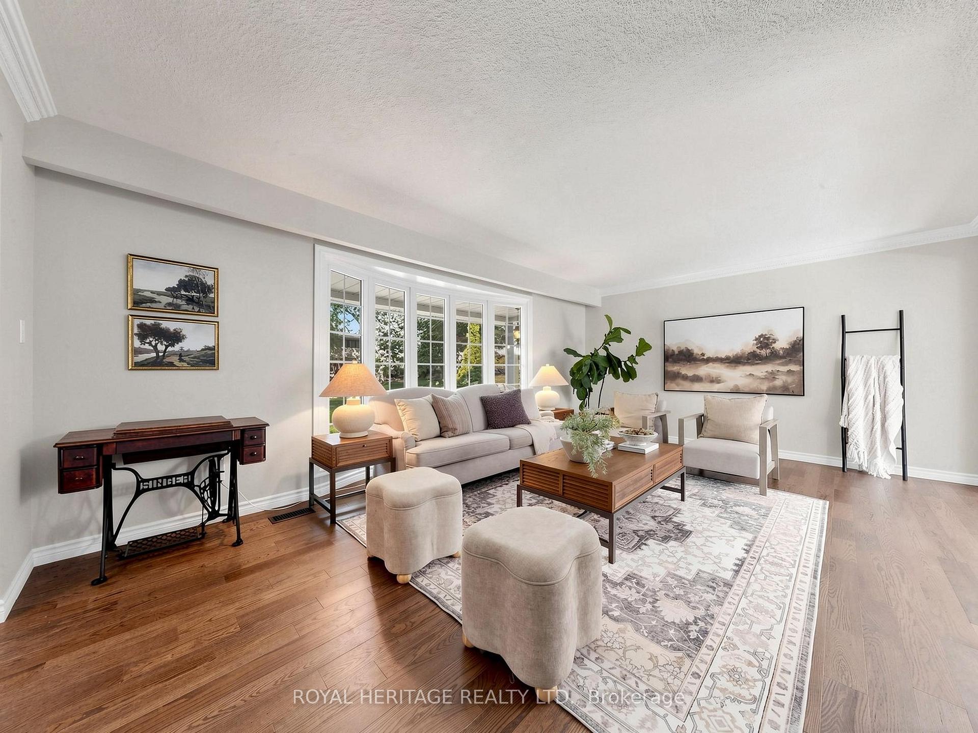 Photo 5 of 1015 Lavender Court, Oshawa, Centennial — HOMEH